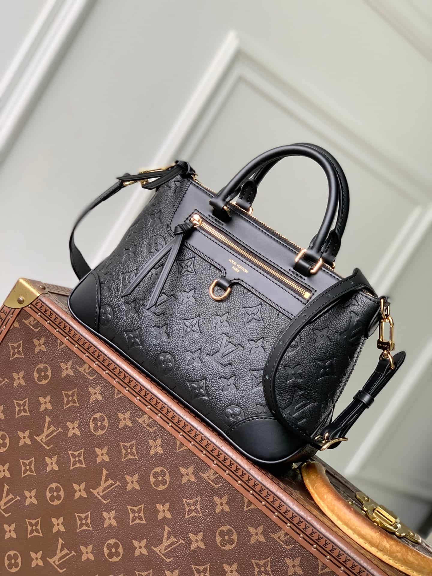 Louis Vuitton Skyline PM Black Cowhide leather M28511 High