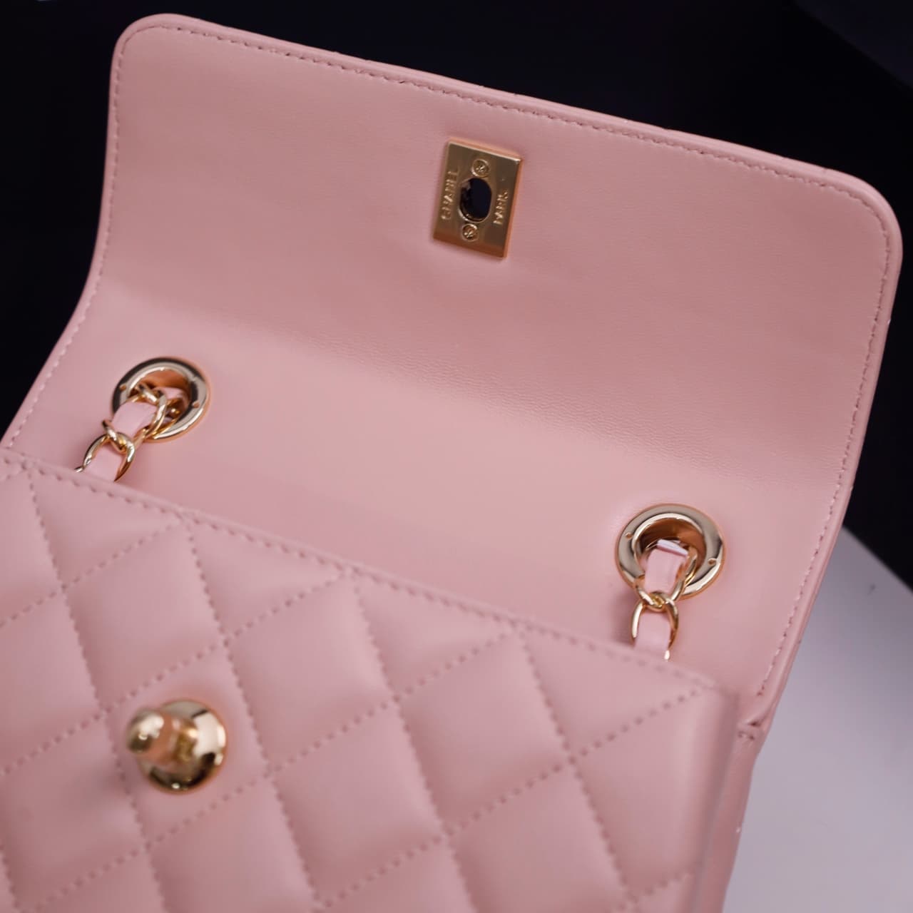 Chanel MINI FLAP BAG WITH TOP HANDLE AS4654 Lambskin &Gold-Tone Metal Pink A