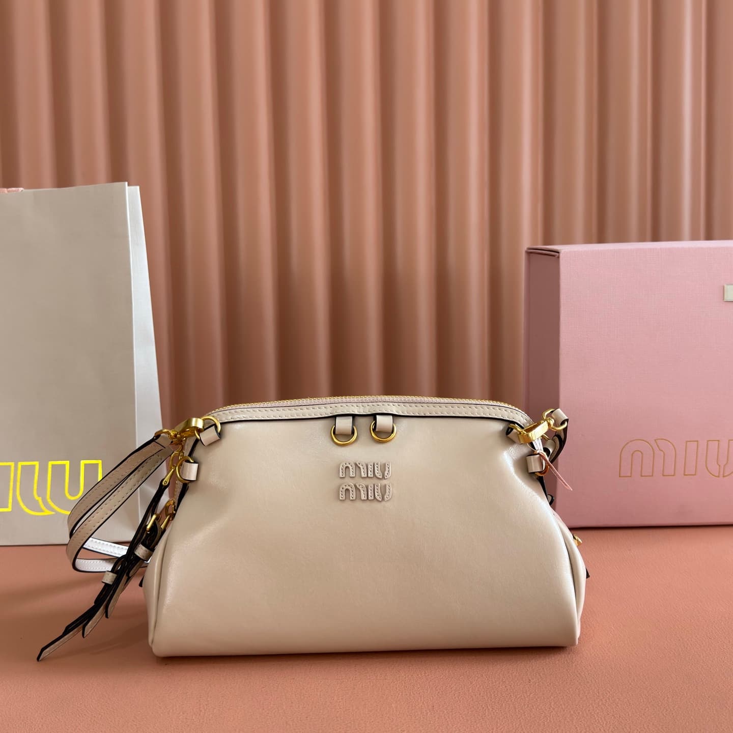 Miu Miu Caprice leather clutch 5BF131 Powder Pink TOP