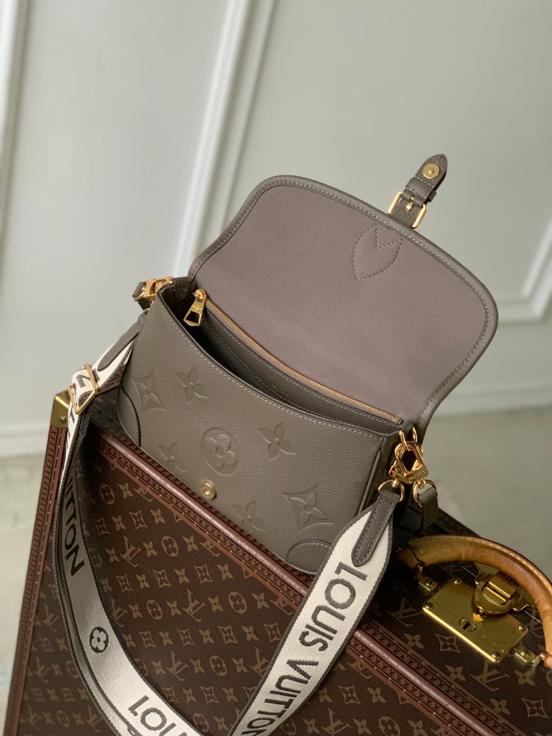 Louis Vuitton Diane Monogram Empreinte Leather M15049 Smoke High