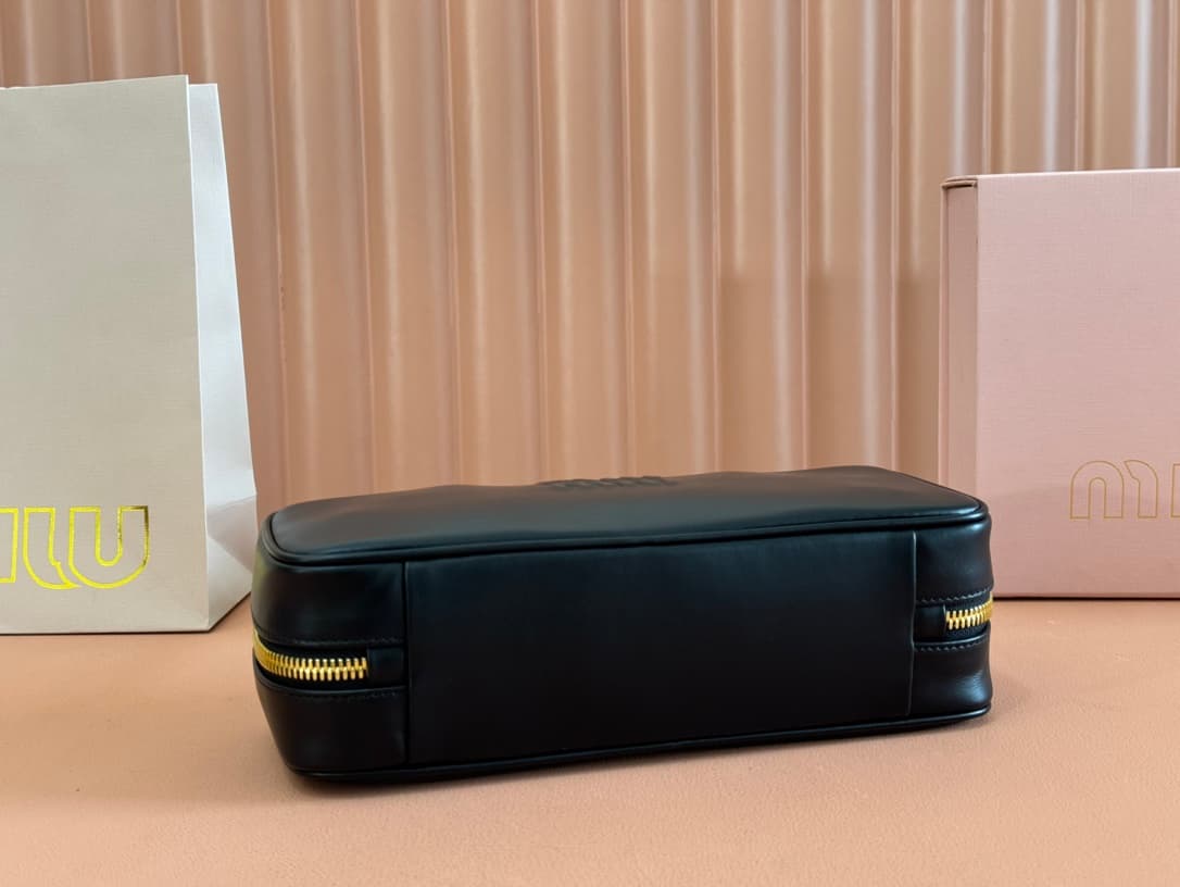 复制Miu Miu Miu Miu Beau Calfskin leather bag 5BB173 TOP Calfskin leather bag 5BB173 TOP