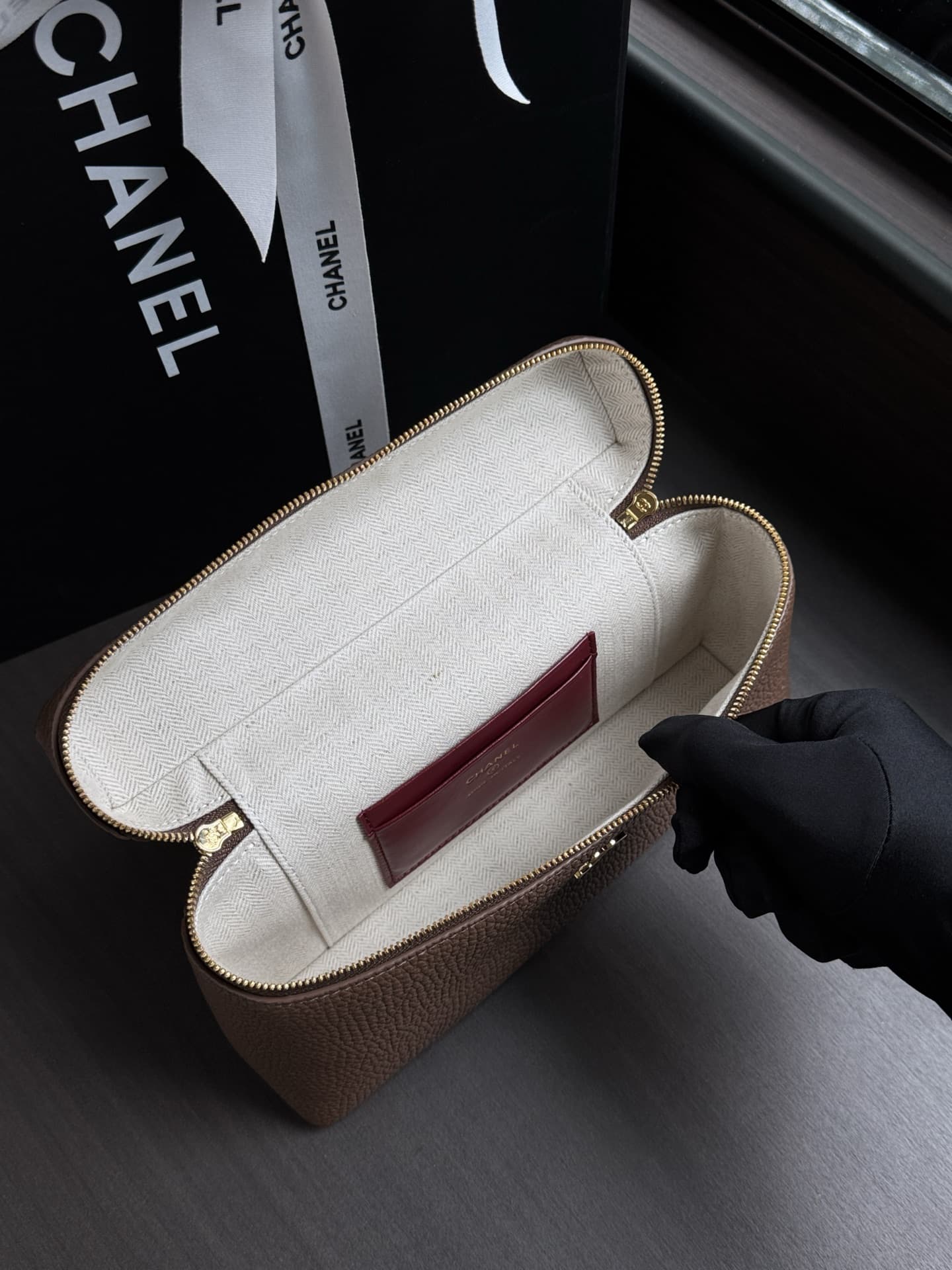 Chanel Large Vanity with chain Grained Calfskin & Gold-Tone Metal Dark Brown AS5347 A