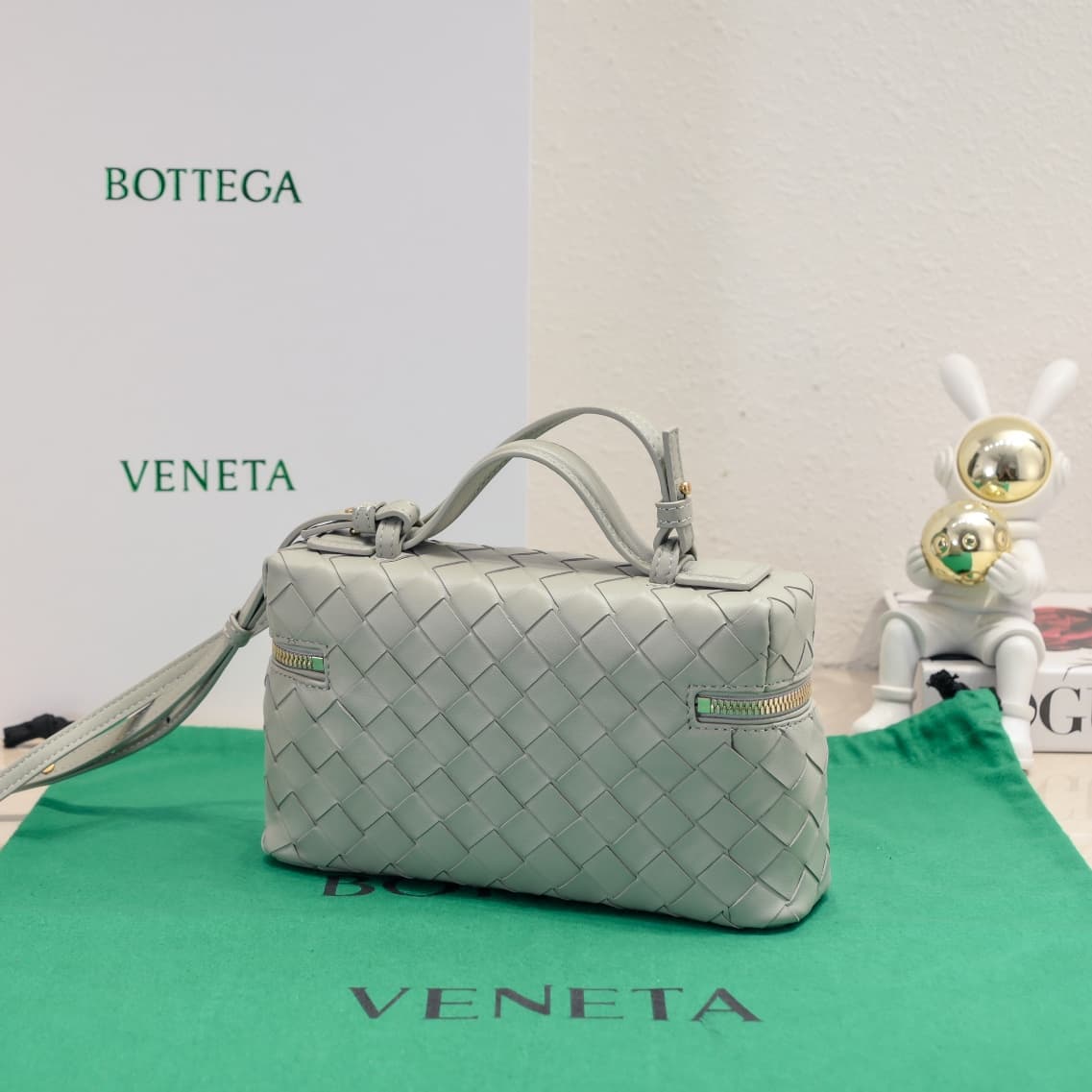 BV Bang Bang Vanity mini intrecciato leather High