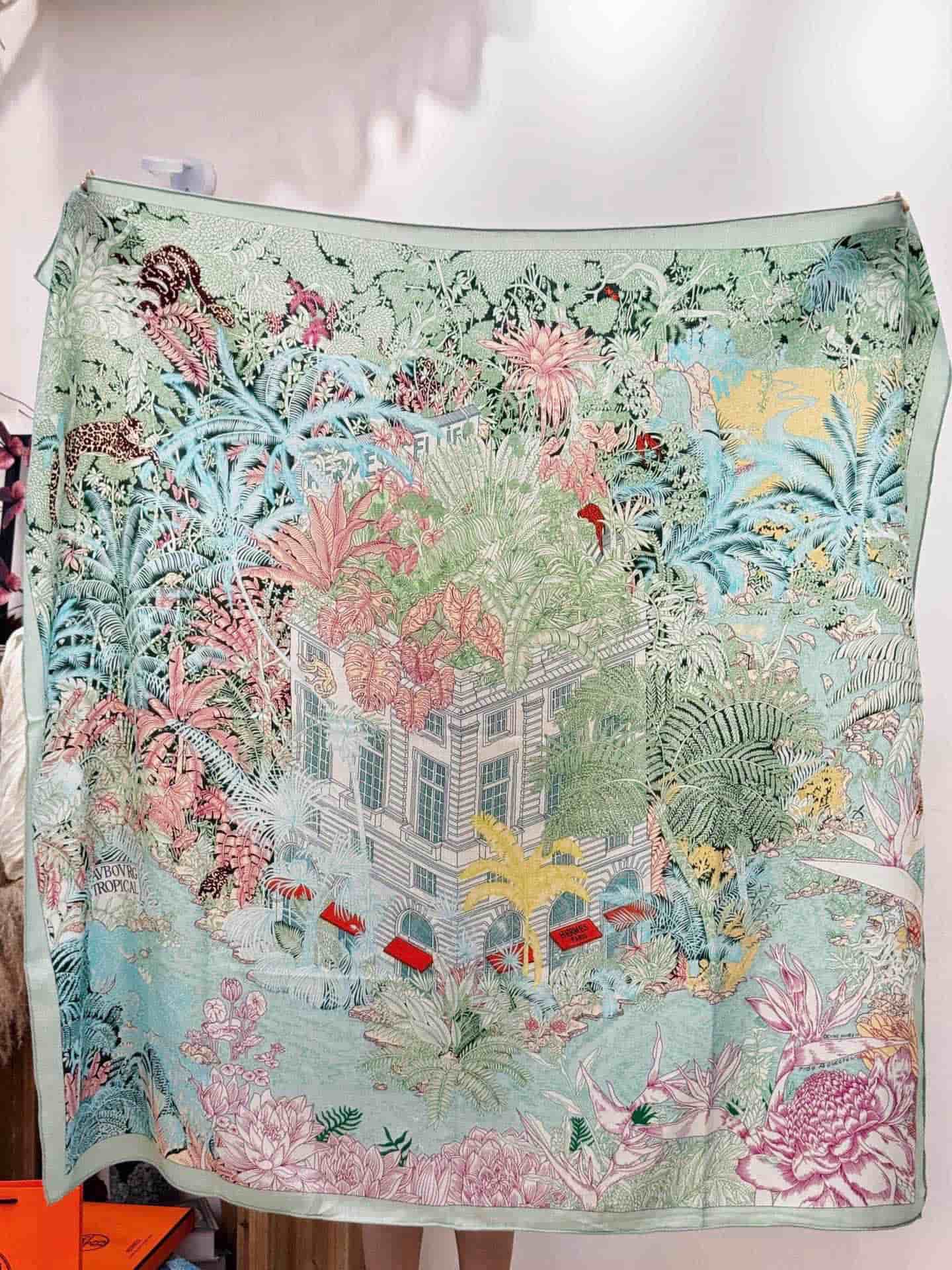 Hermes Faubourg Tropical 140 shawl