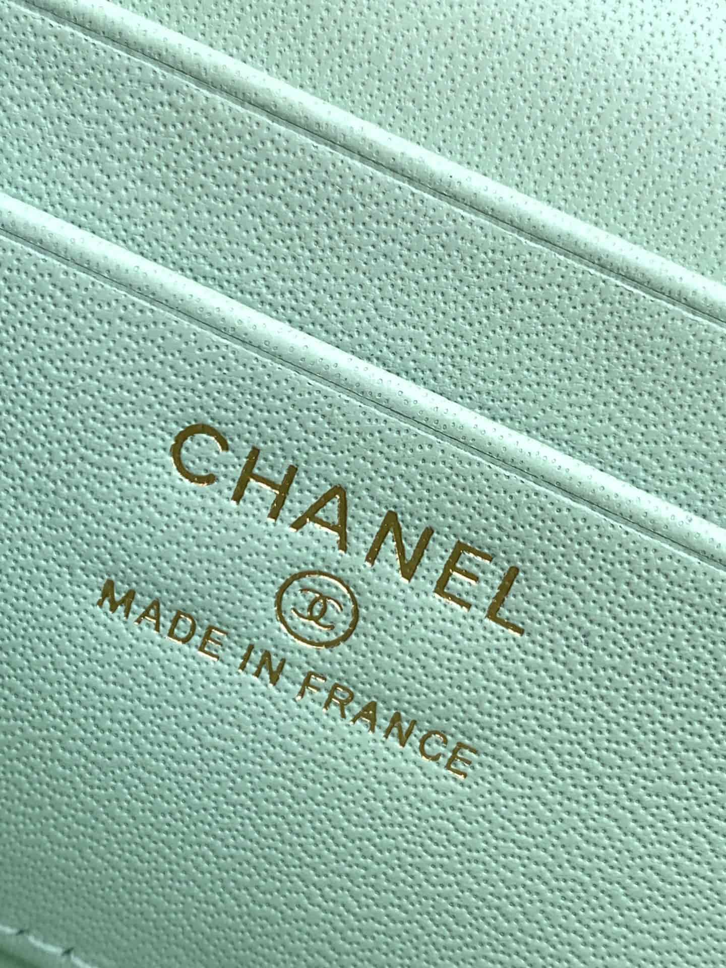 Chanel Vanity with Chain Grained Shiny Calfskin & Gold-Tone Metal Light Green AP4936 A