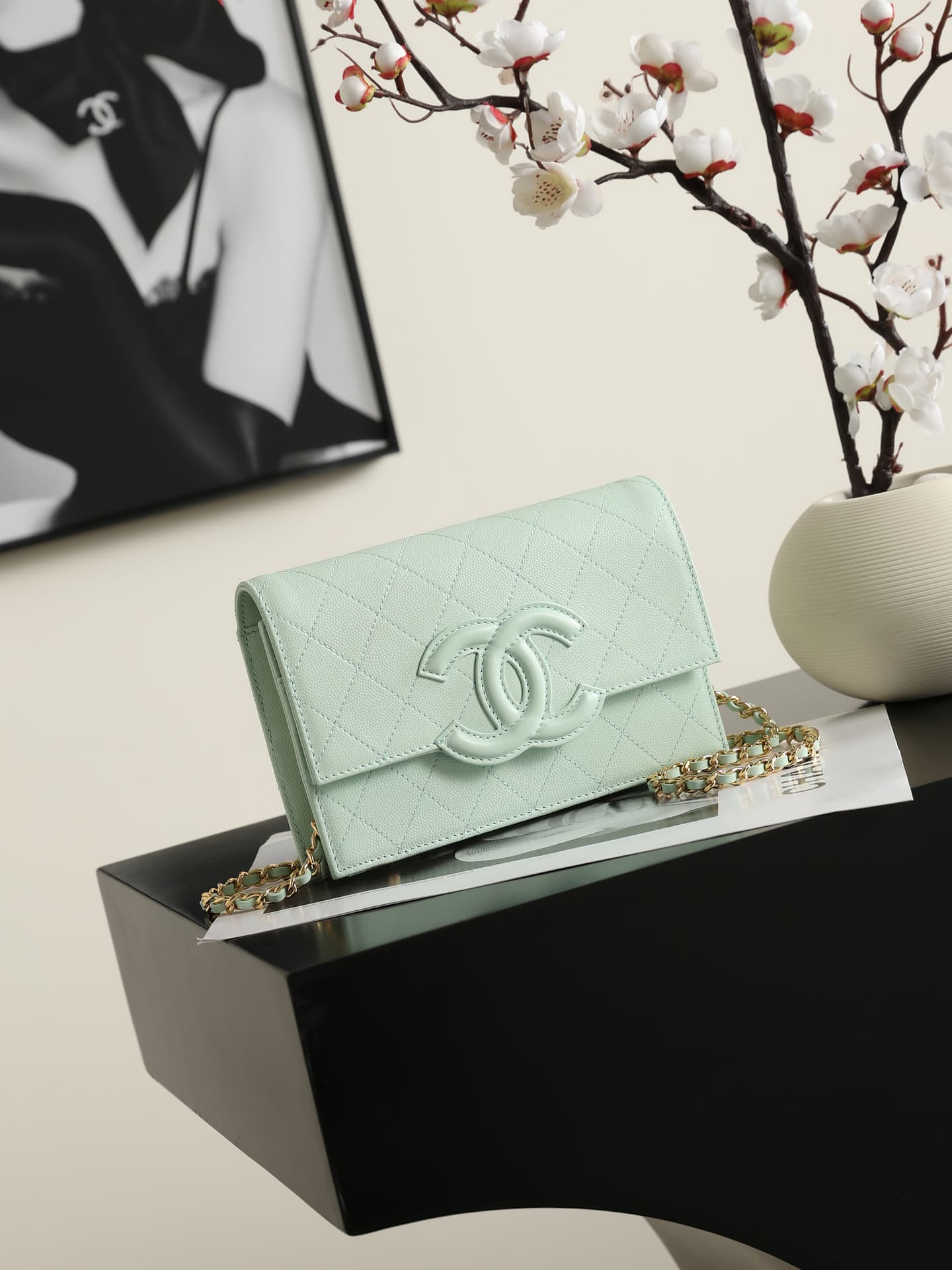 Chanel Wallet on Chain Shiny Grained Calfskin Lambskin & Gold-Tone Metal Light Green AP5455 A