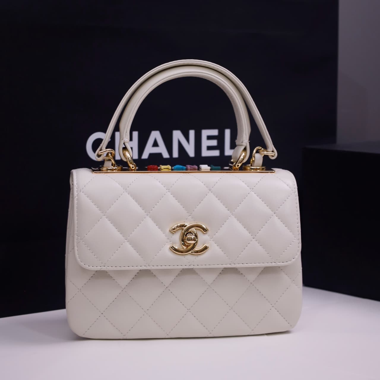 Chanel MINI FLAP BAG WITH TOP HANDLE AS4654 Lambskin &Gold-Tone Metal White A
