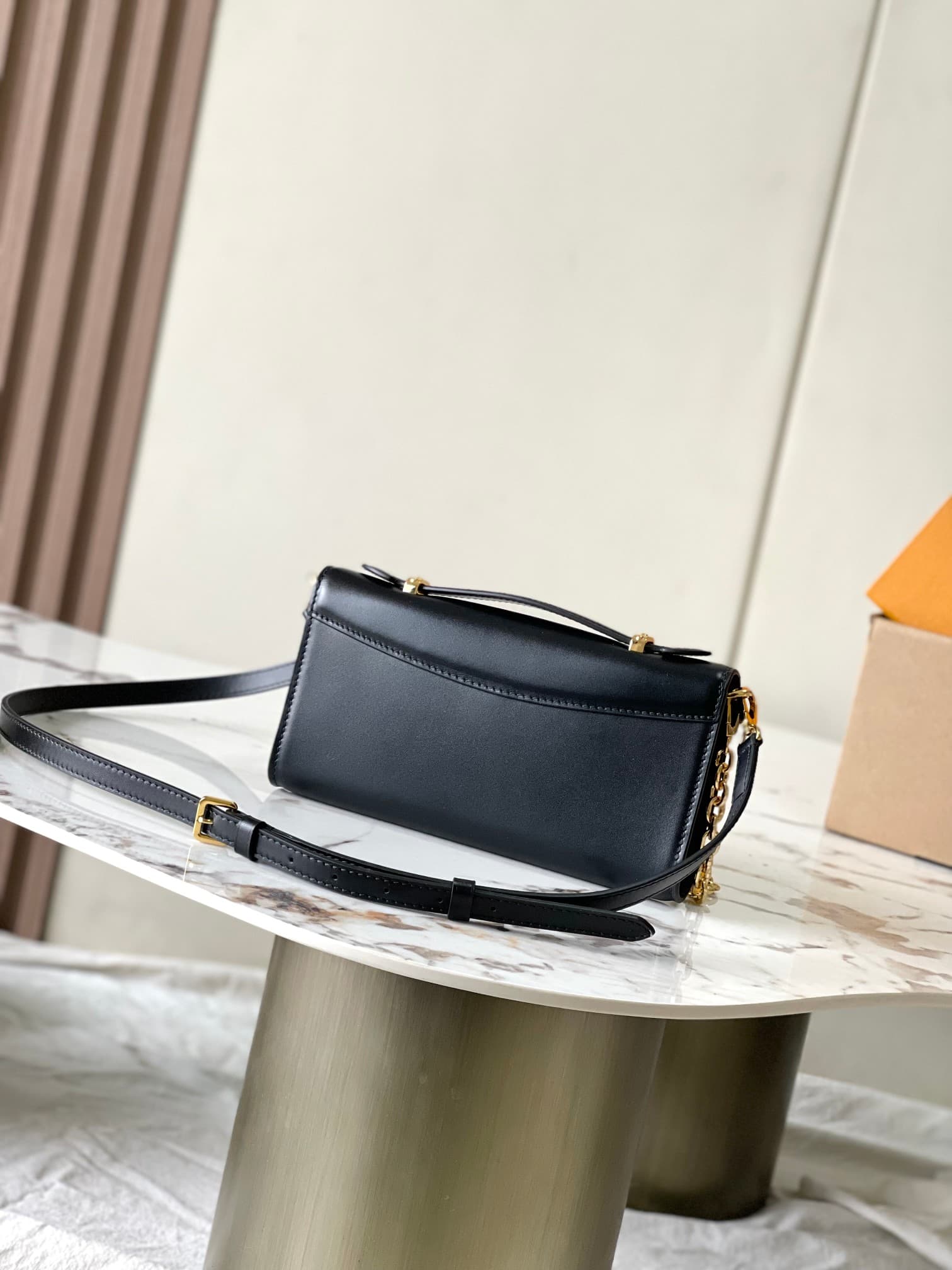 Louis Vuitton Wallet On Chain Capucines Calf Leather M12143 Black Top