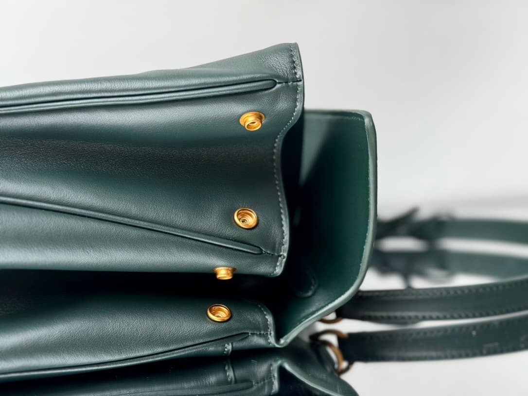 Balenciaga Rodeo Medium Bag in Pine Green Leather With Gold-Tone Metal TOP