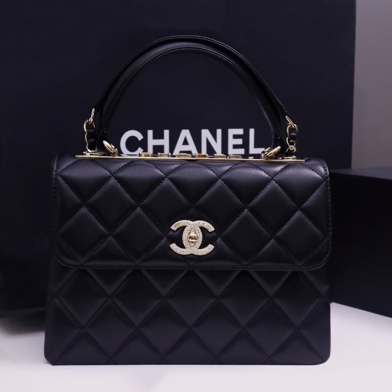 SMALL FLAP BAG WITH TOP HANDLE Lambskin Gold Metal Black A
