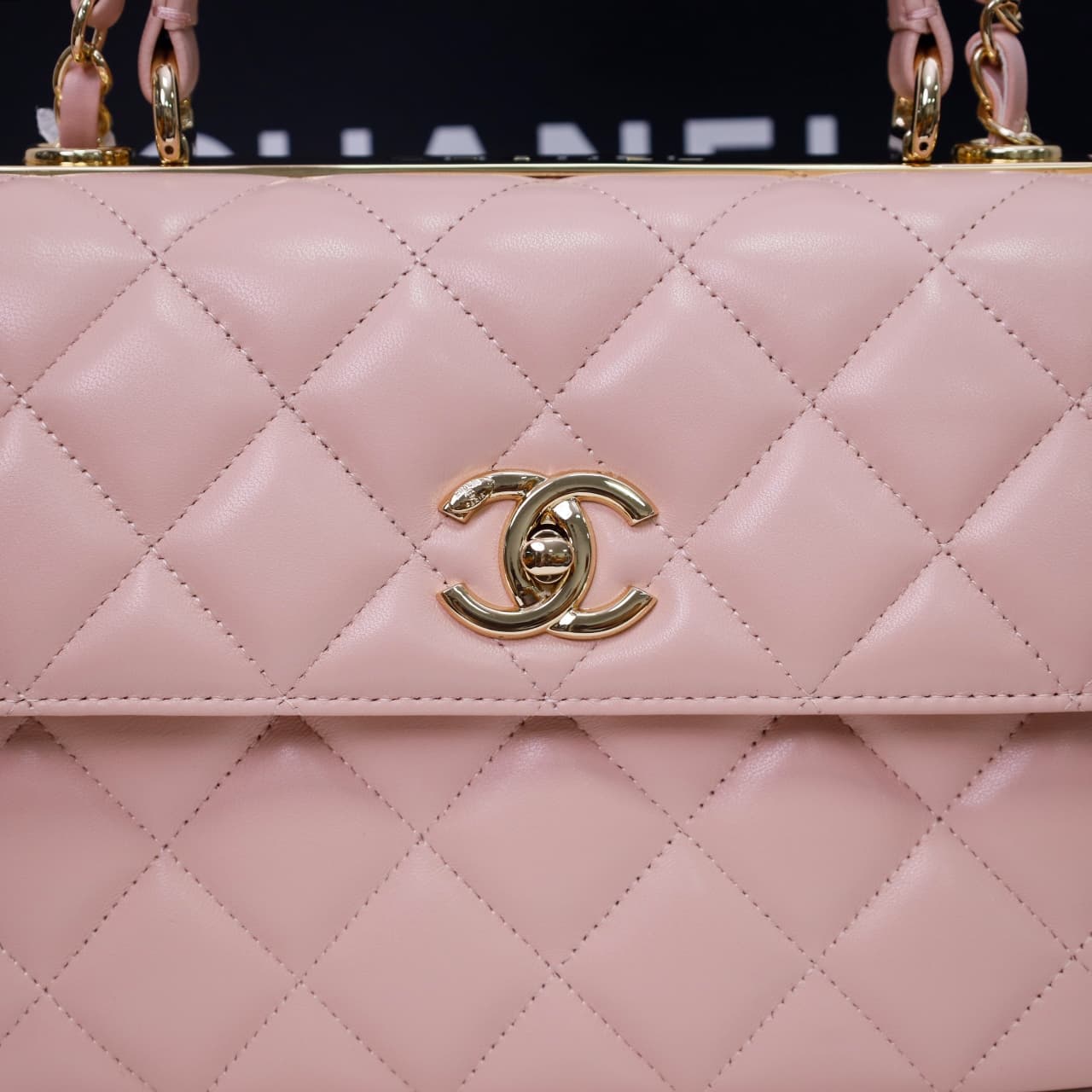 SMALL FLAP BAG WITH TOP HANDLE Lambskin Gold Metal Pink A
