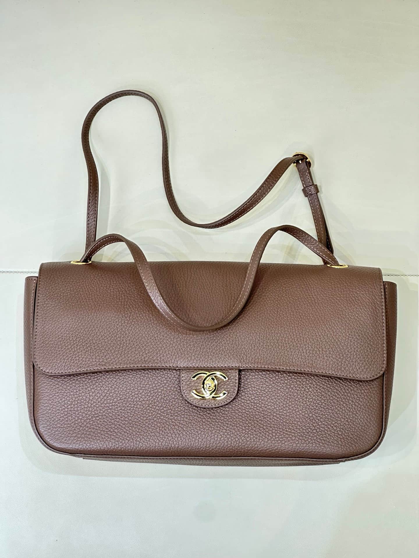 Chanel Maxi Flapbag Grained Calfskin & Gold Metal Light Brown AS6231 TOP