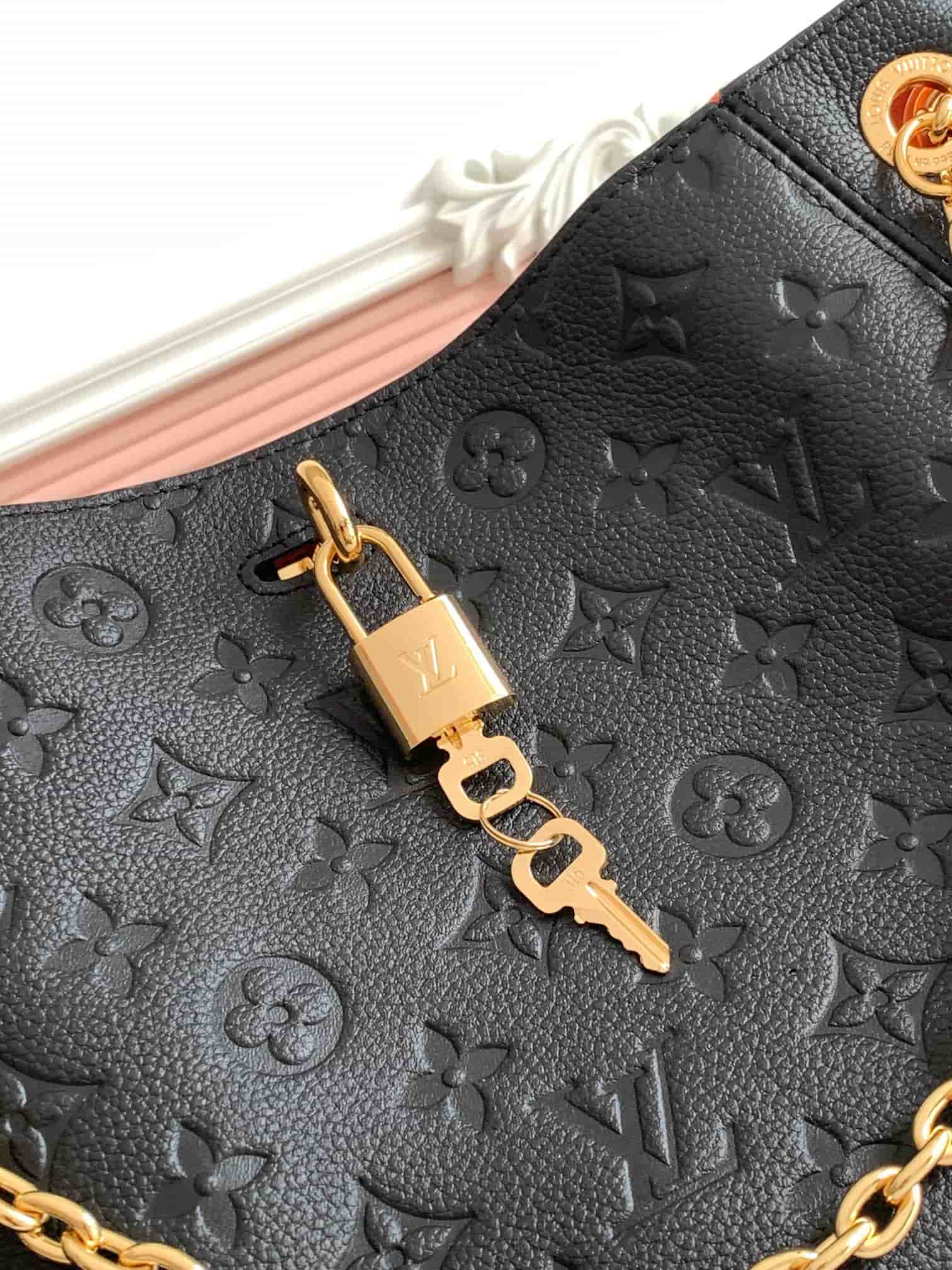 Louis Vuitton Anytime PM Black Cowhide leather M14414 High