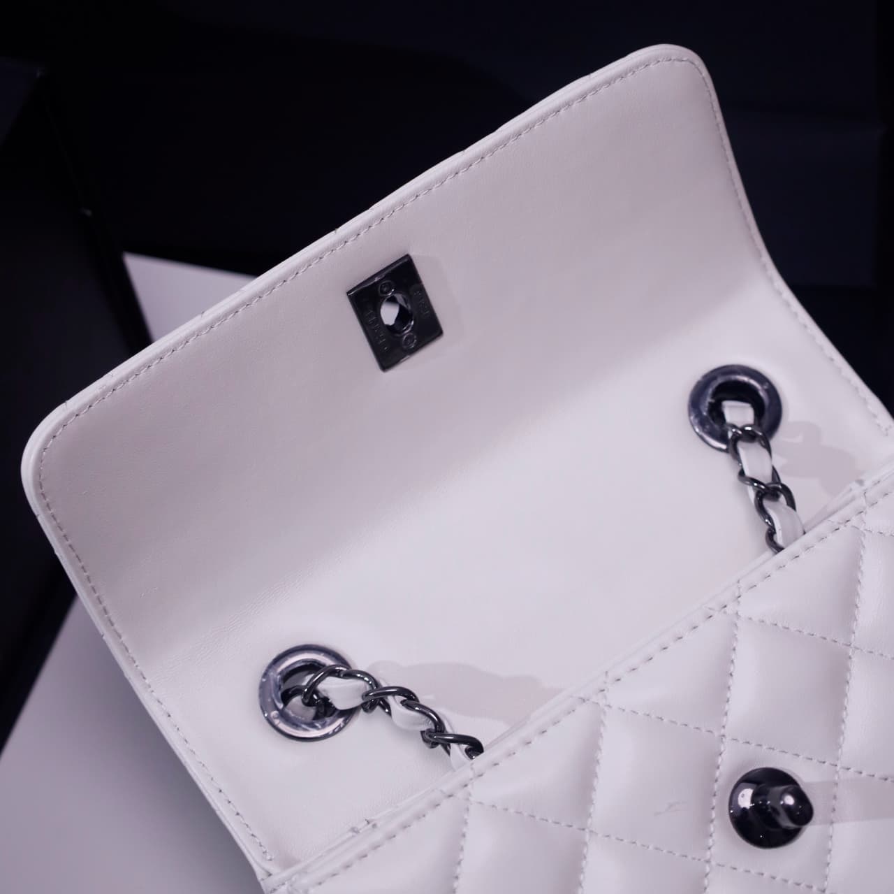 Chanel MINI FLAP BAG WITH TOP HANDLE AS4654 Lambskin &Black-Tone Metal White A