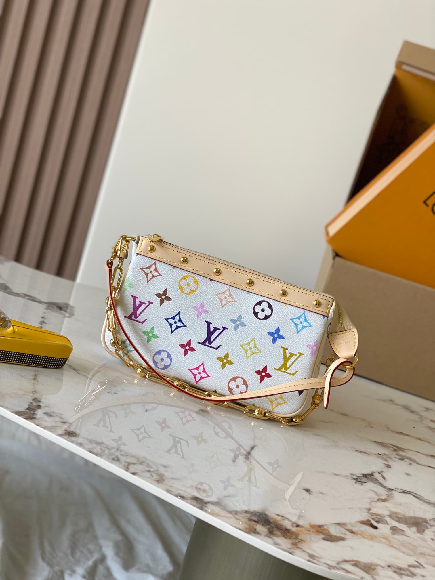 Louis Vuitton x Murakami Bolsa Pochette Accessoires Monogram coated canvas M13404 Top