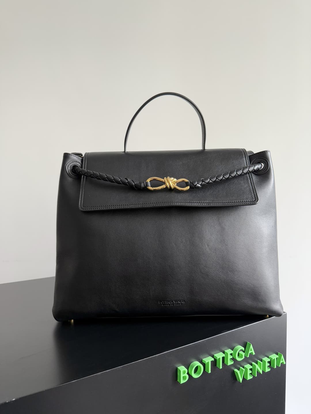 BV Ciao Ciao Large Top handle bag in silky calf leather TOP