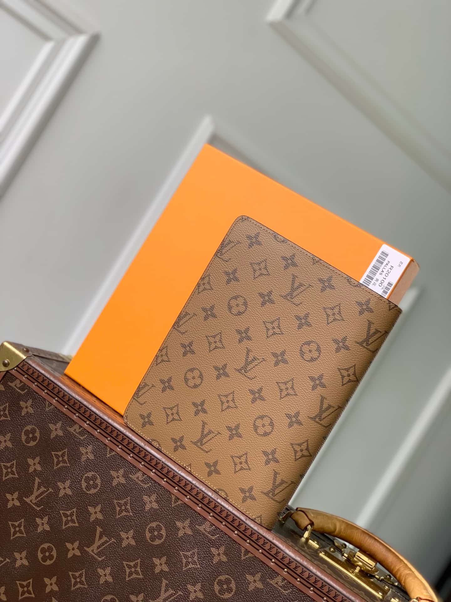 Louis Vuitton Desk Agenda Cover Monogram canvas, cross grain leather lining R20100 High