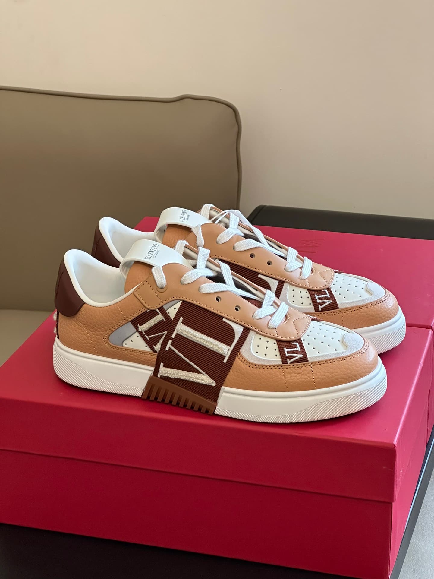Valentino Garavani VLTN low-top Sneakers Men Women