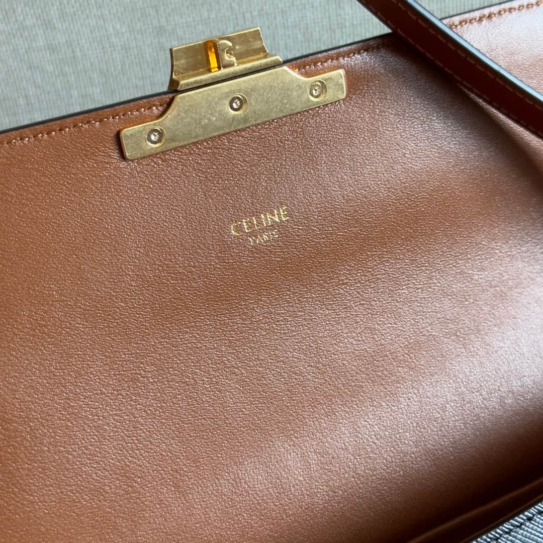 CELINE Triomphe Lola bag in Tan High