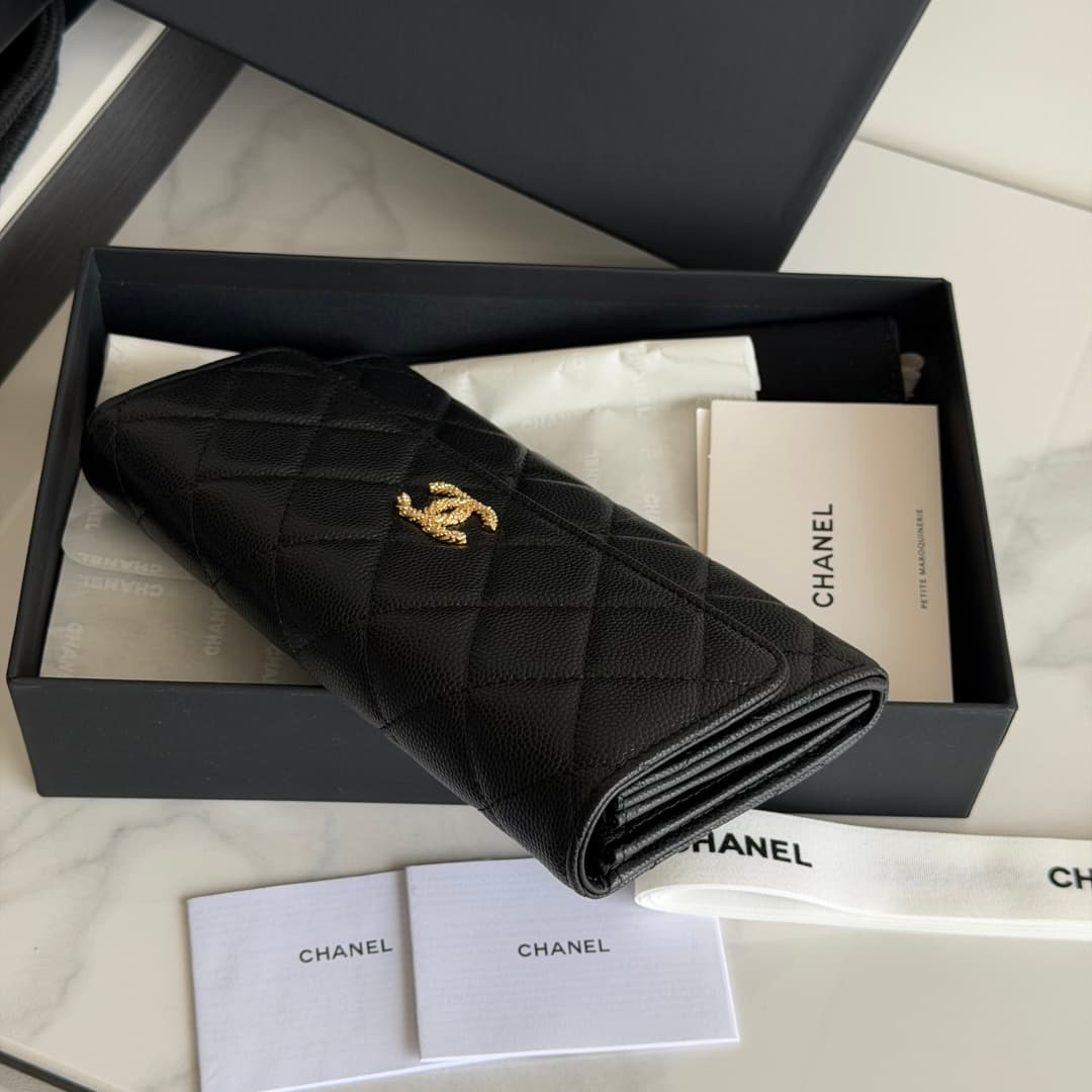 Chanel Wallet Shiny Grained Calfskin Strass & Gold-Tone Metal Black AP5076 High