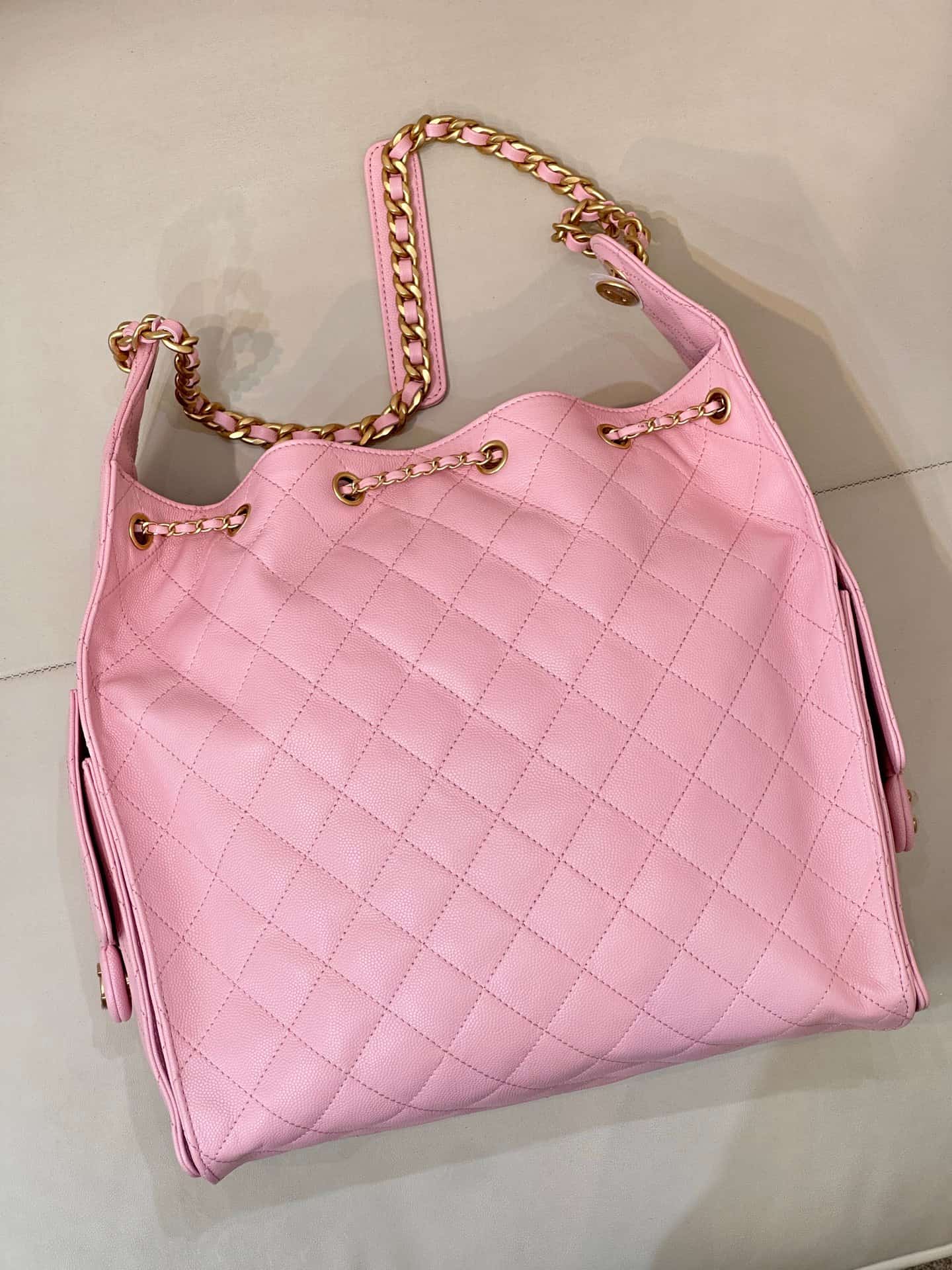 Chanel 25 Medium Hobo handbag AS5311 Grained Calfskin & Gold-tone Metal Pink TOP
