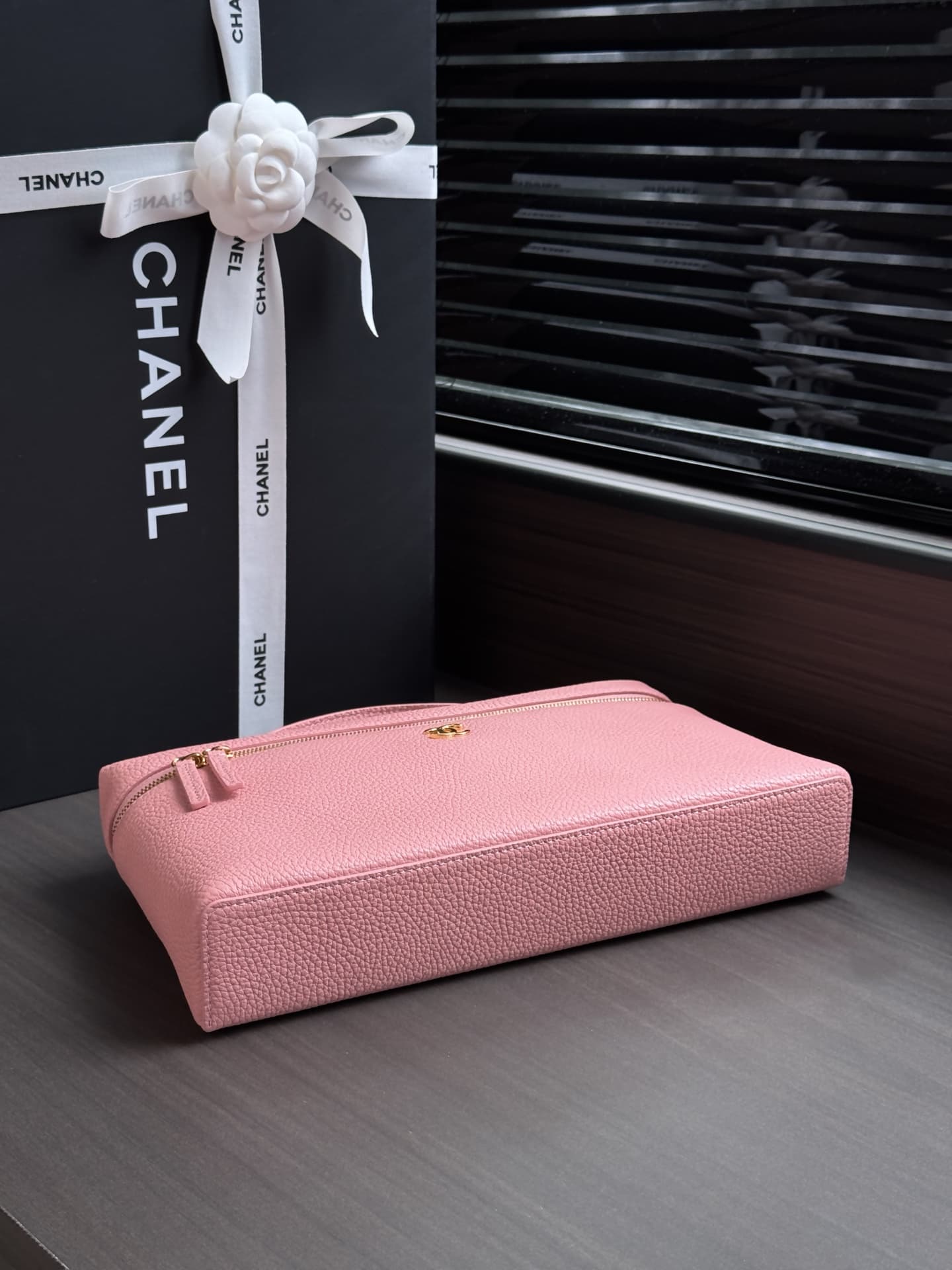 Chanel Vanity with chain Grained Calfskin & Gold-Tone Metal Pink AS6473 A