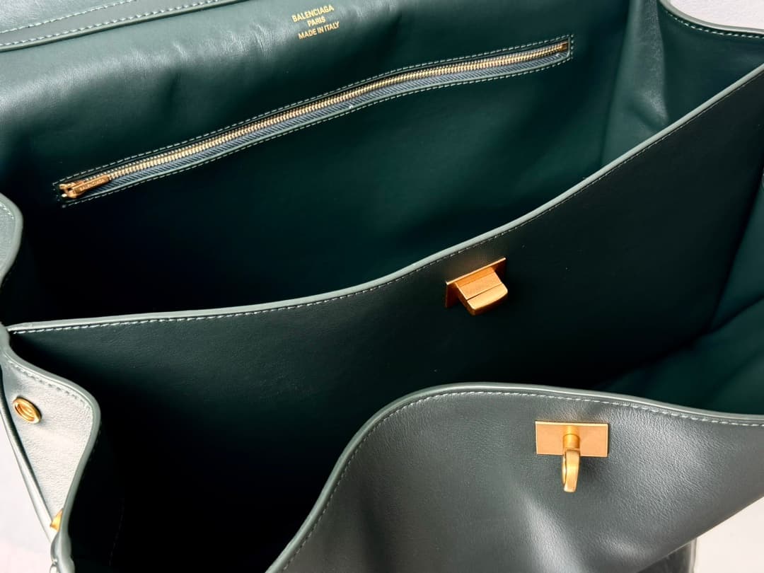 Balenciaga Rodeo Large Bag in Pine Green Leather With Gold-Tone Metal TOP