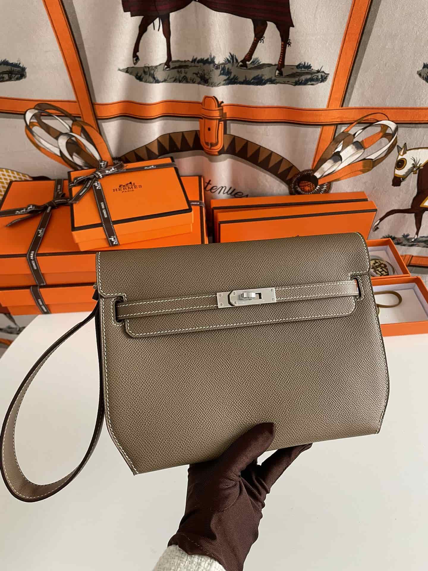 Hermes Kelly Depeches 25 Pouch Epsom Leather Etoupe WAX High