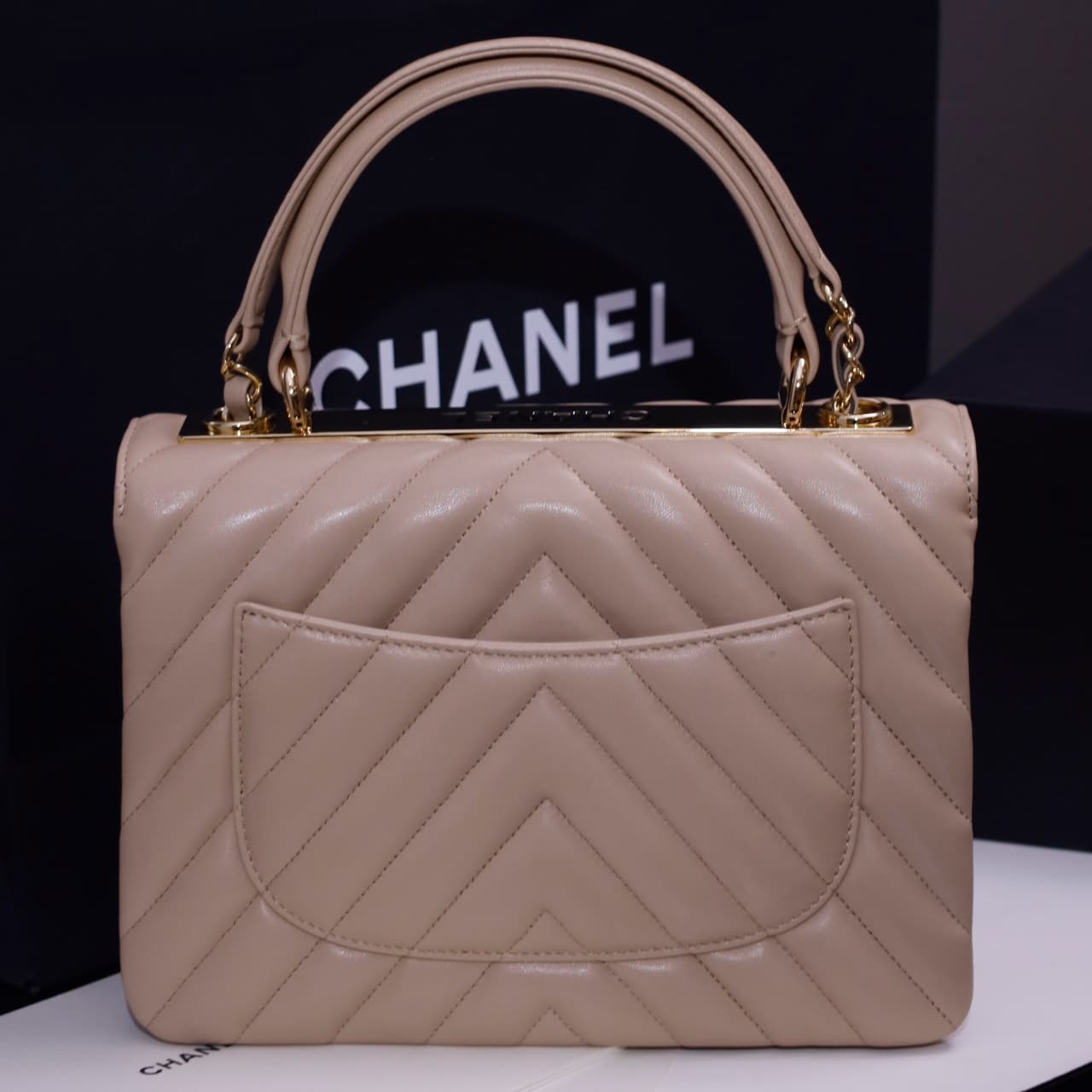 SMALL FLAP BAG WITH TOP HANDLE Lambskin Gold Metal Beige A