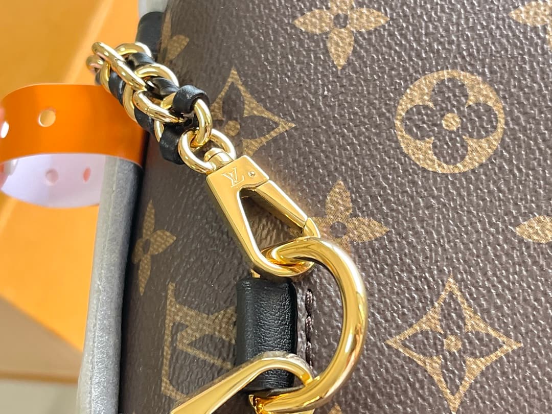 Louis Vuitton Pochette Métis Backpack Monogram and Monogram Reverse M11941 TOP