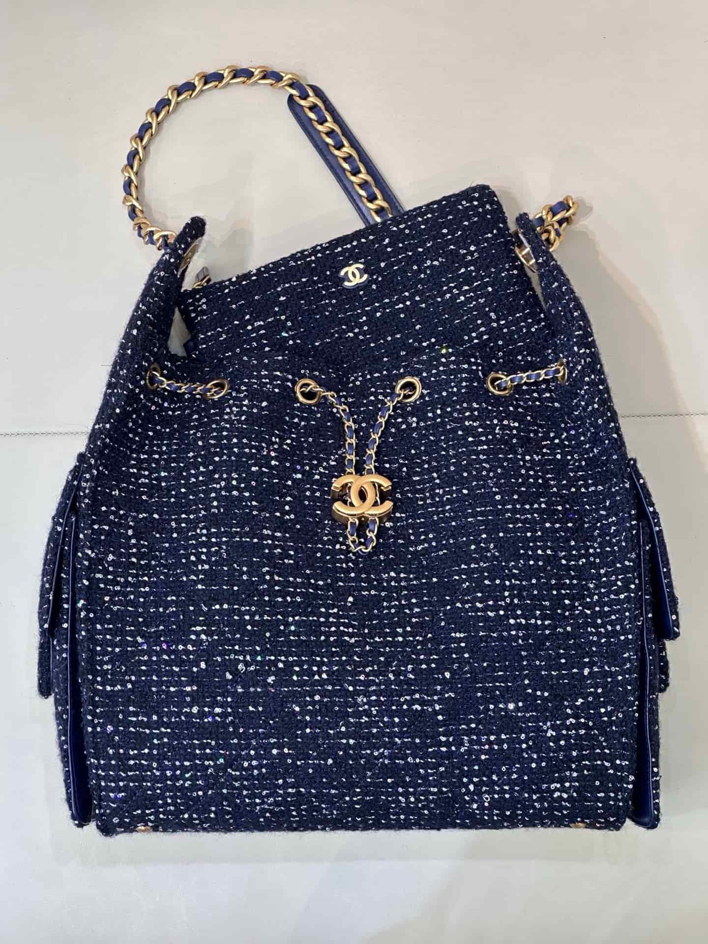 Chanel 25 Medium Hobo handbag AS5311 Wool Tweed & Gold-Tone Metal Dark Blue TOP