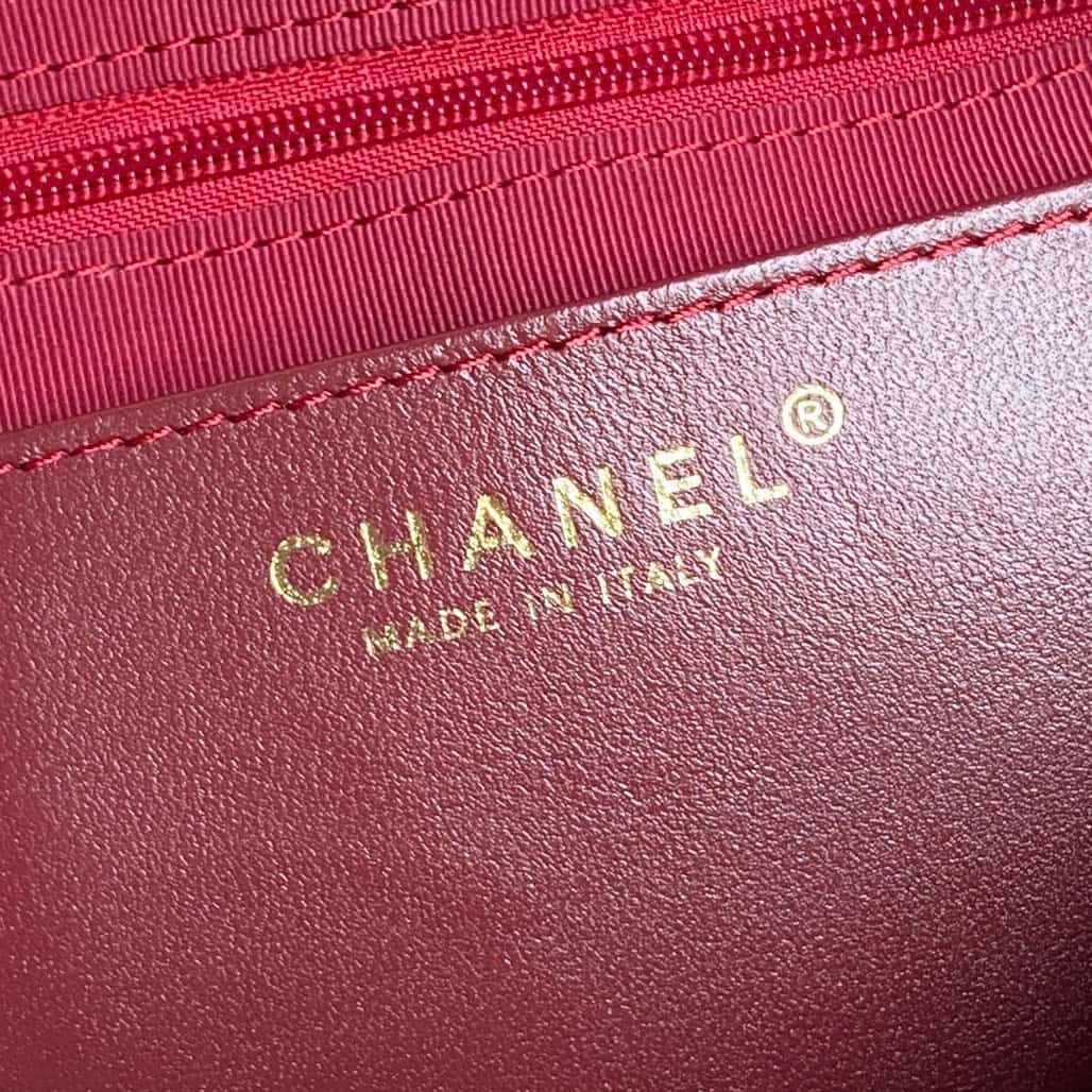 Chanel Maxi Camera Case Lambskin & Gold-Tone Metal Black AS5187 A
