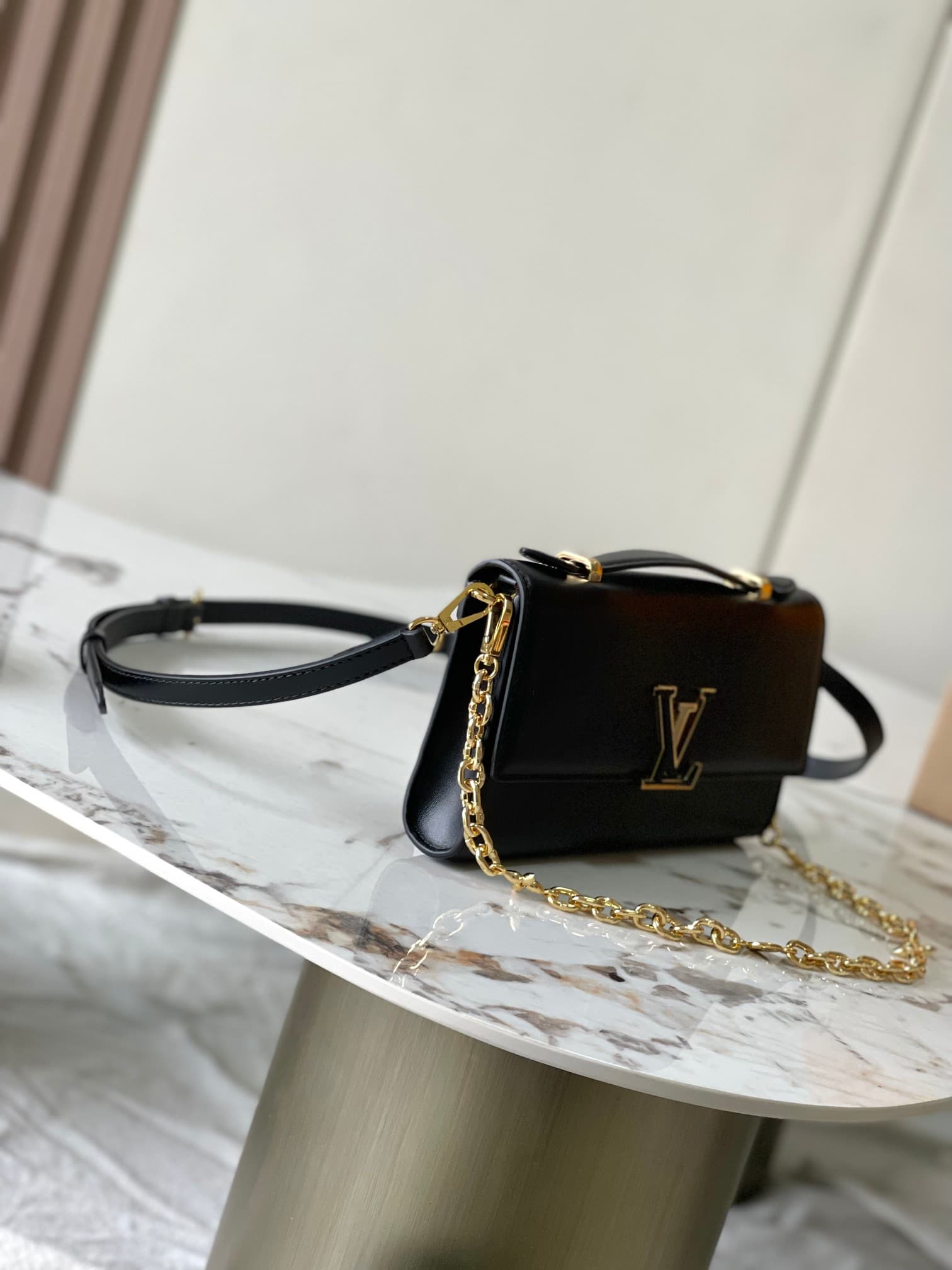 Louis Vuitton Wallet On Chain Capucines Calf Leather M12143 Black Top