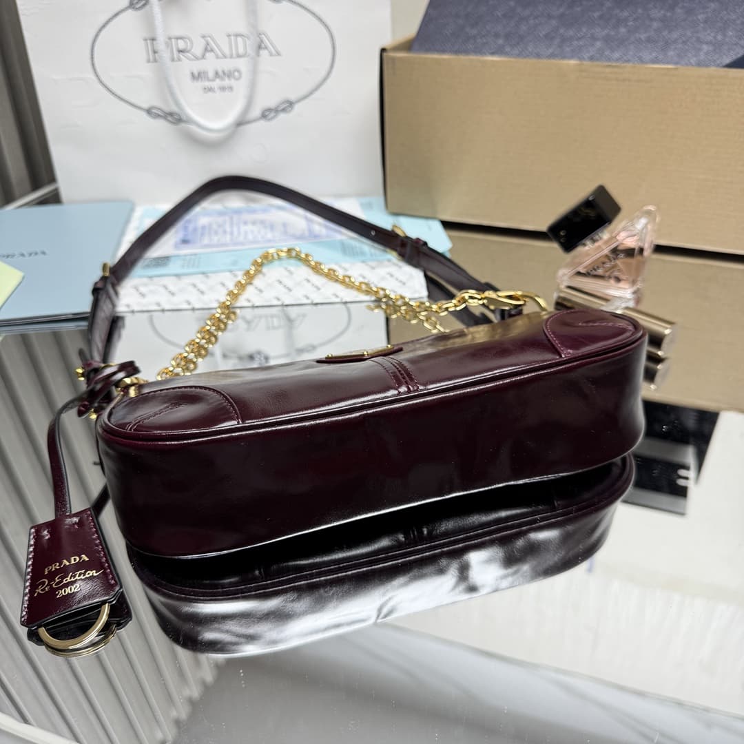Prada Re-Edition 2002 medium leather shoulder bag 1BC221 High