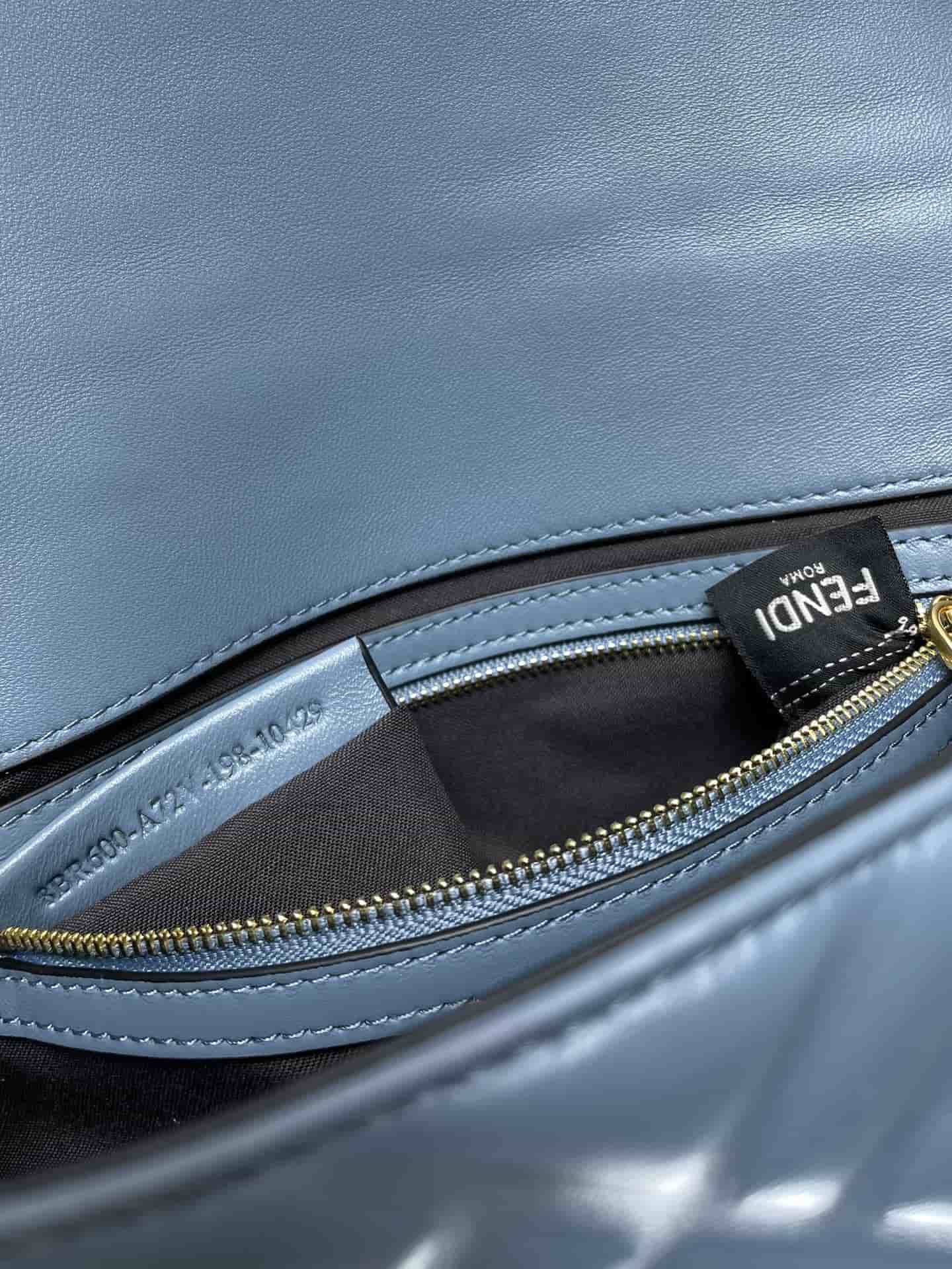 BAGUETTE leather bag Blue High