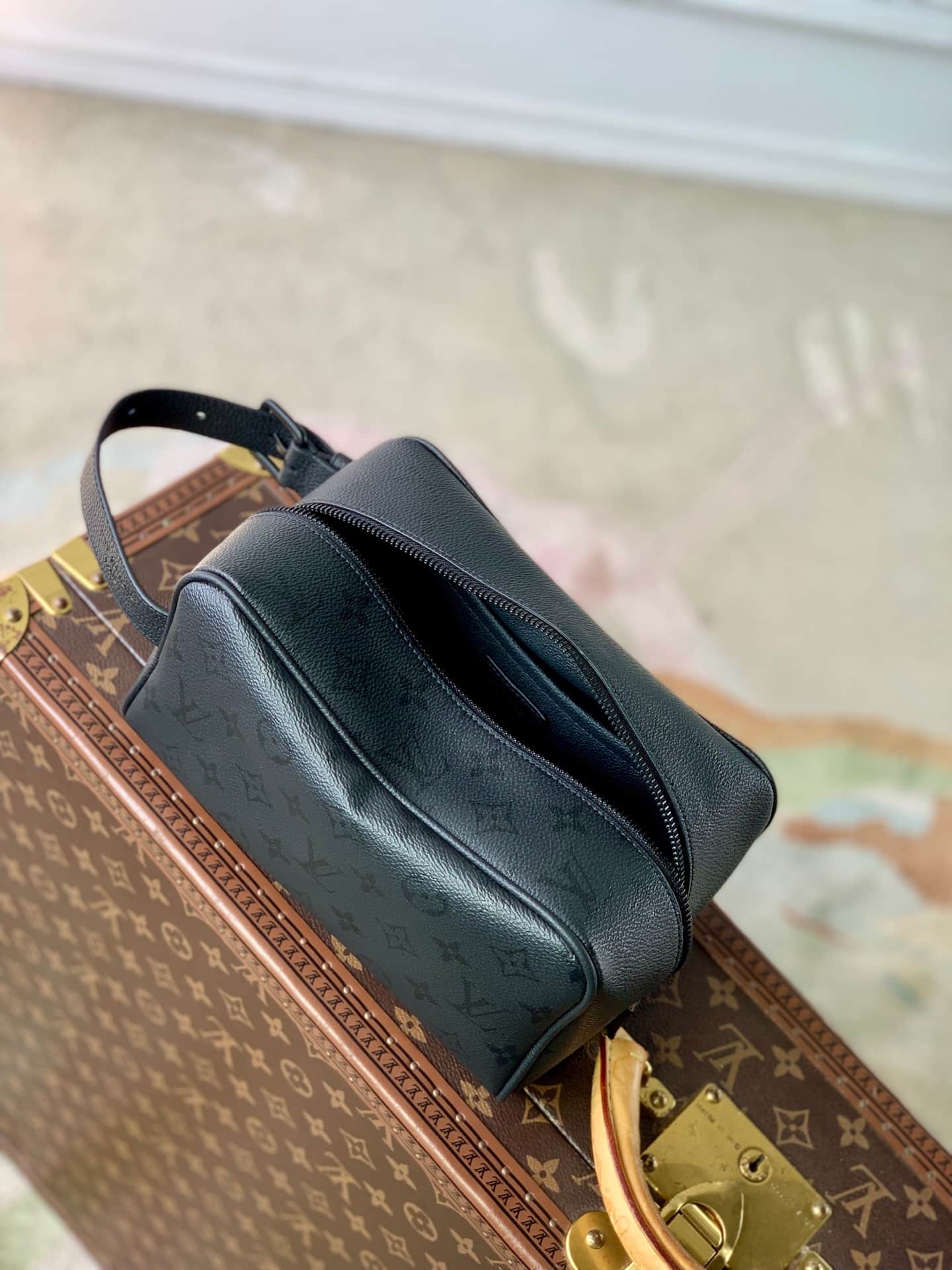Louis Vuitton Locker Dopp Kit Monogram Midnight coated canvas M26810 High