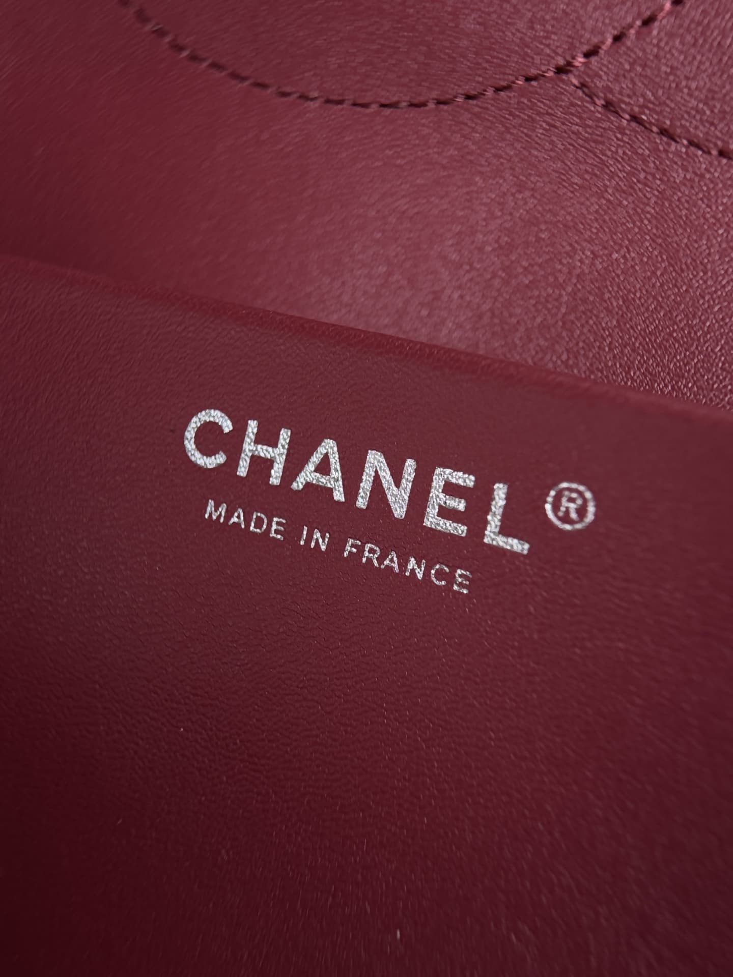 Chanel Maxi Flapbag Grained Calfskin & Silver-Tone Metal Light Grey AS6231 A