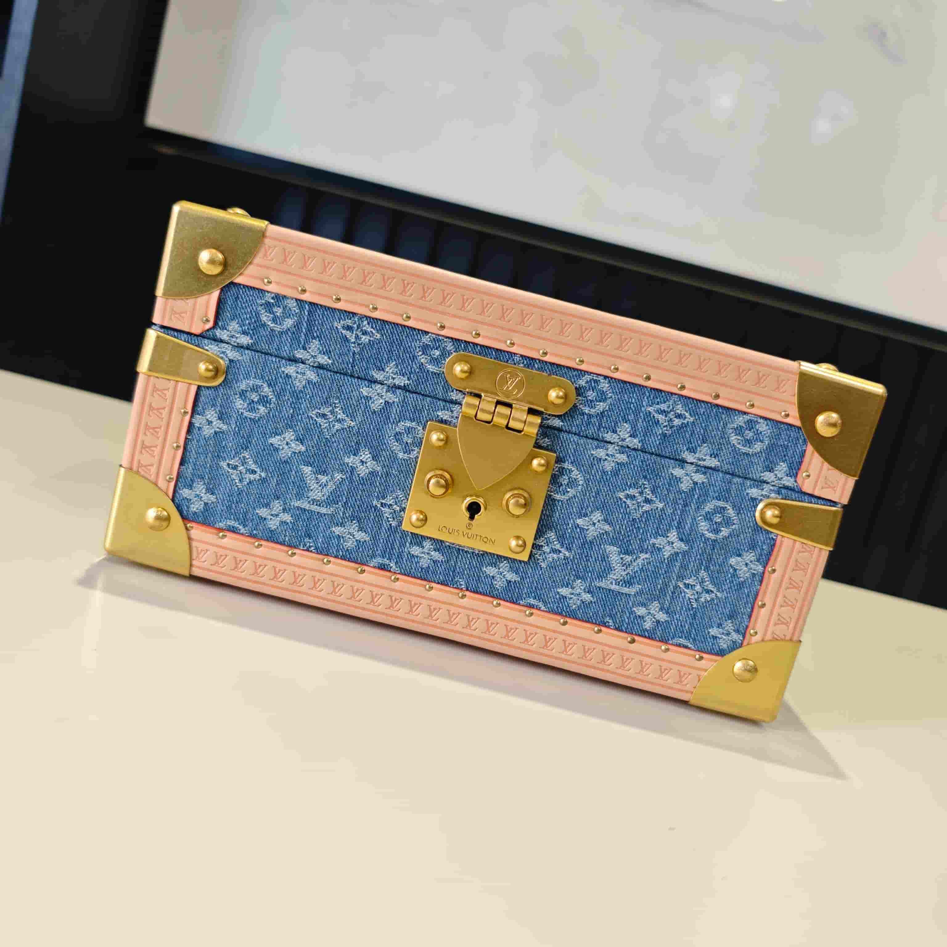 Louis Vuitton Coffret Trésor 24 Denim Bleu Monogram Denim canvas M24572 High