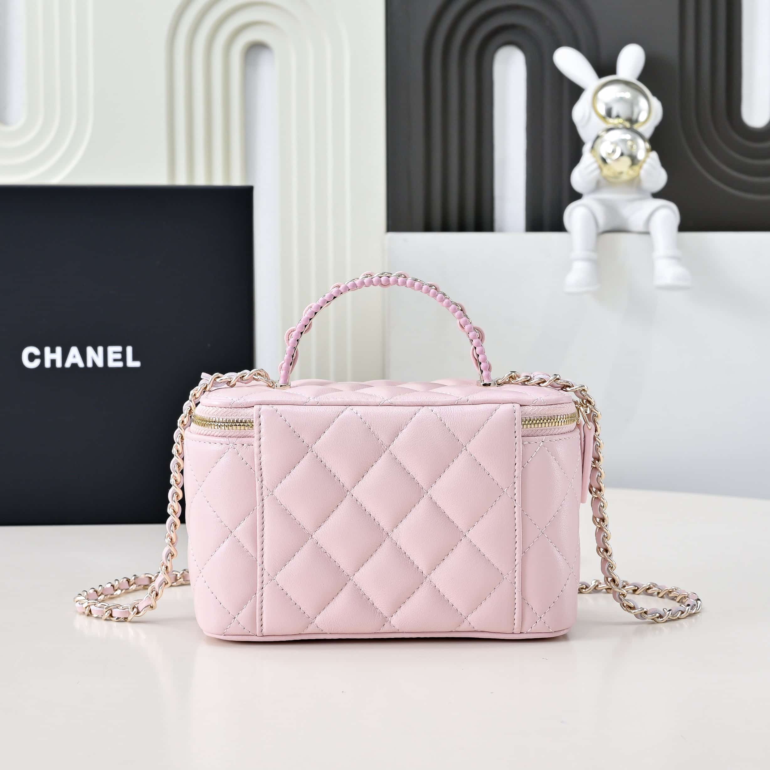 Chanel LONG VANITY WITH CHAIN Lambskin, Imitation Pearls & Gold-Tone Metal AP4452 Pink A