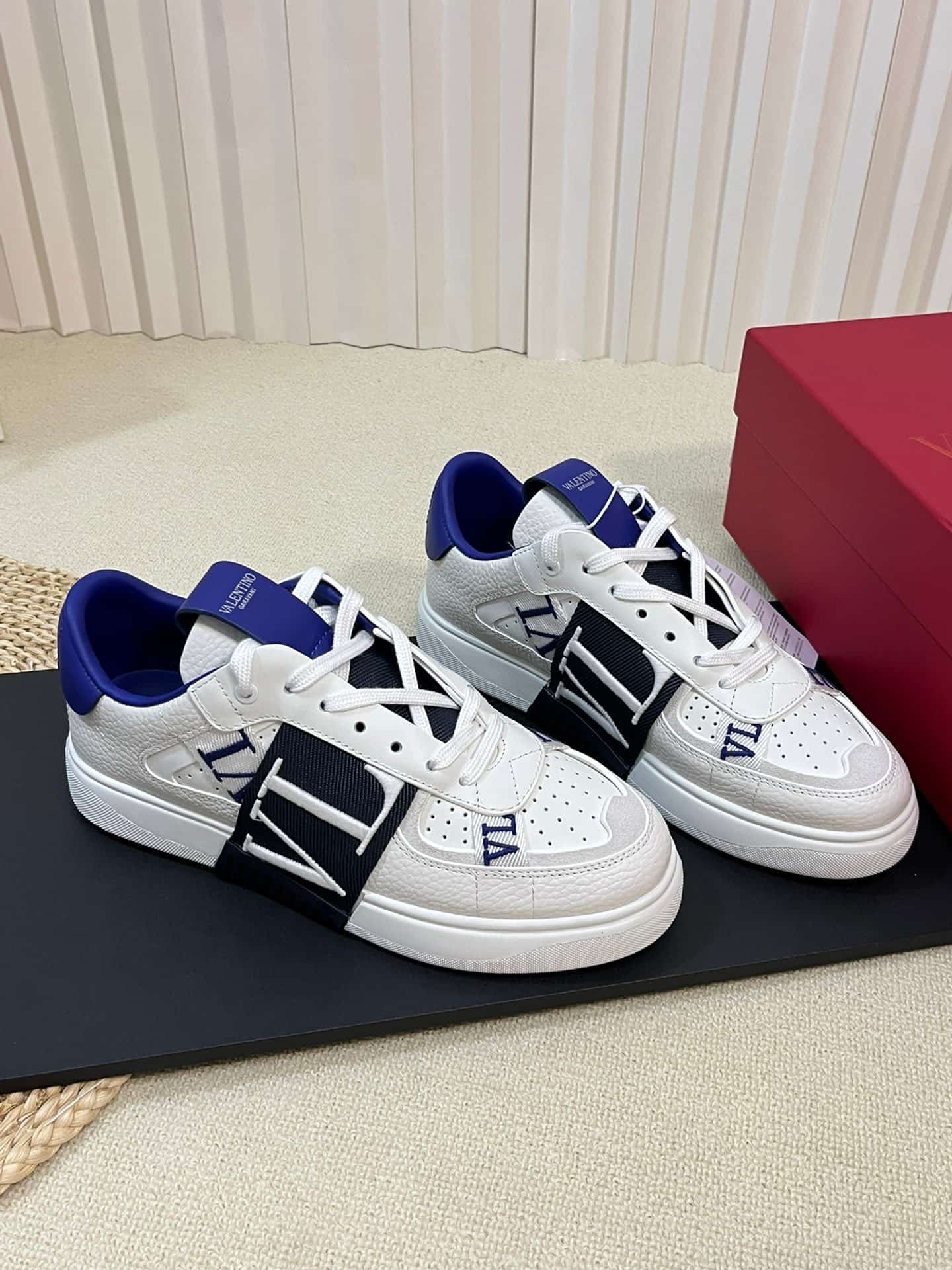 Valentino Garavani VLTN low-top Sneakers Men Women
