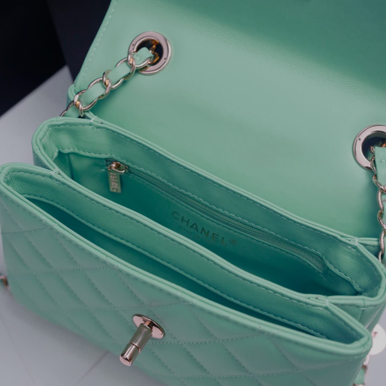 Chanel MINI FLAP BAG WITH TOP HANDLE AS4654 Lambskin &Gold-Tone Metal Green A