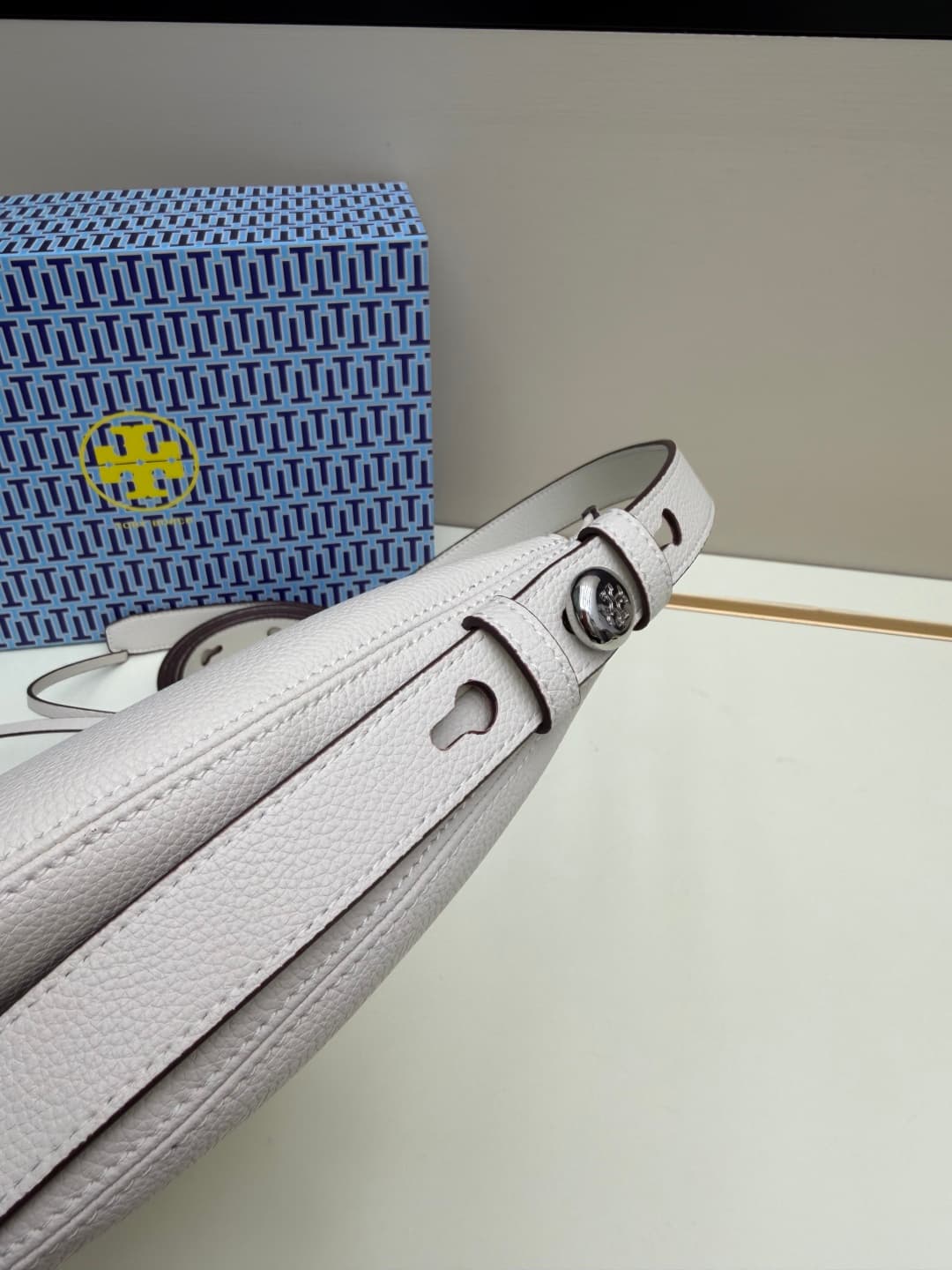 Tory Burch ROMY HALF MOON BAG White High