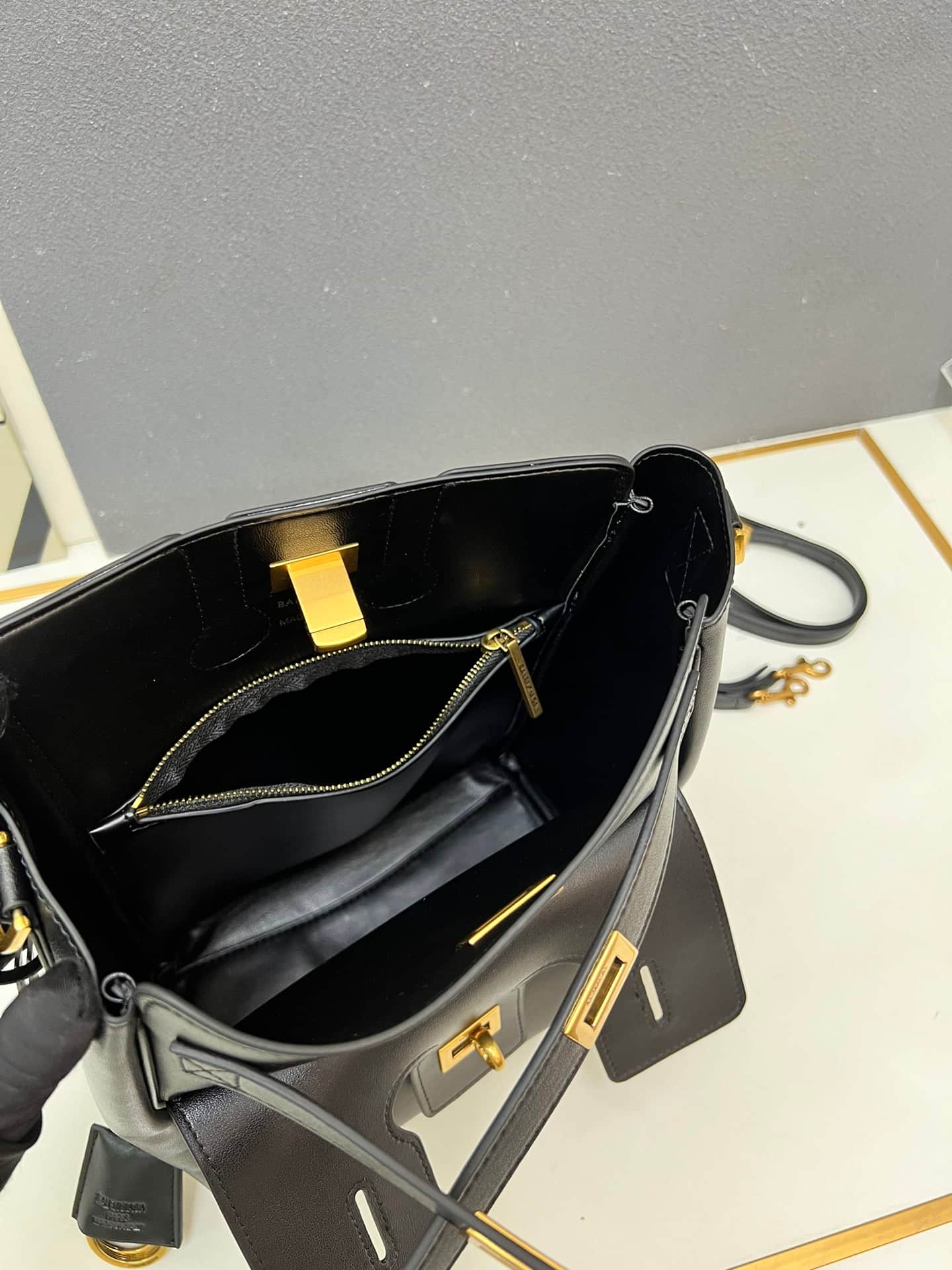 Balenciaga Bel Air Carry All Bag in balck leather gold hardware 1W8806 High