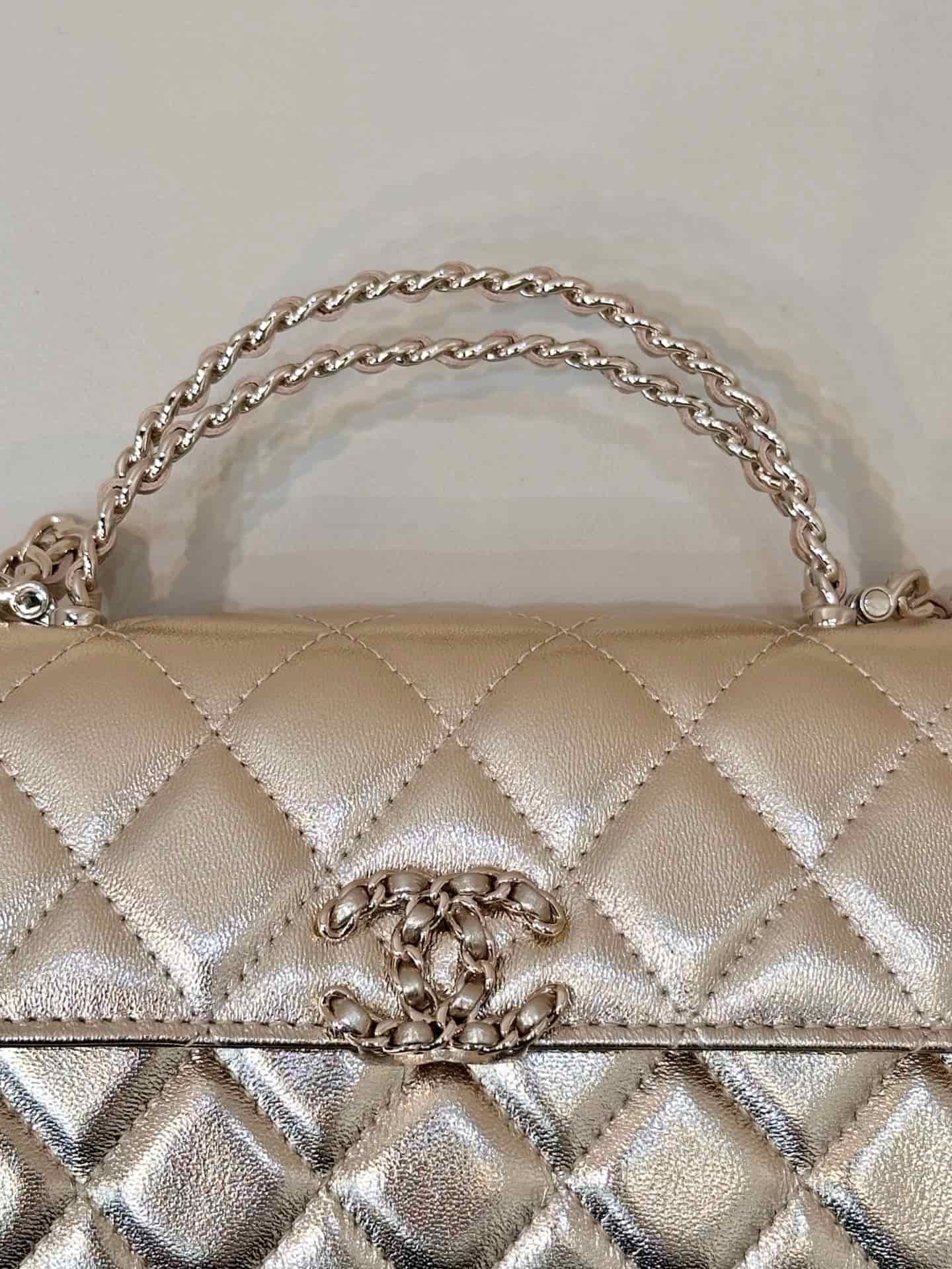 Chanel Clutch with chain Metallic Lambskin&Gold-Tone Metal Gold AP3238 TOP