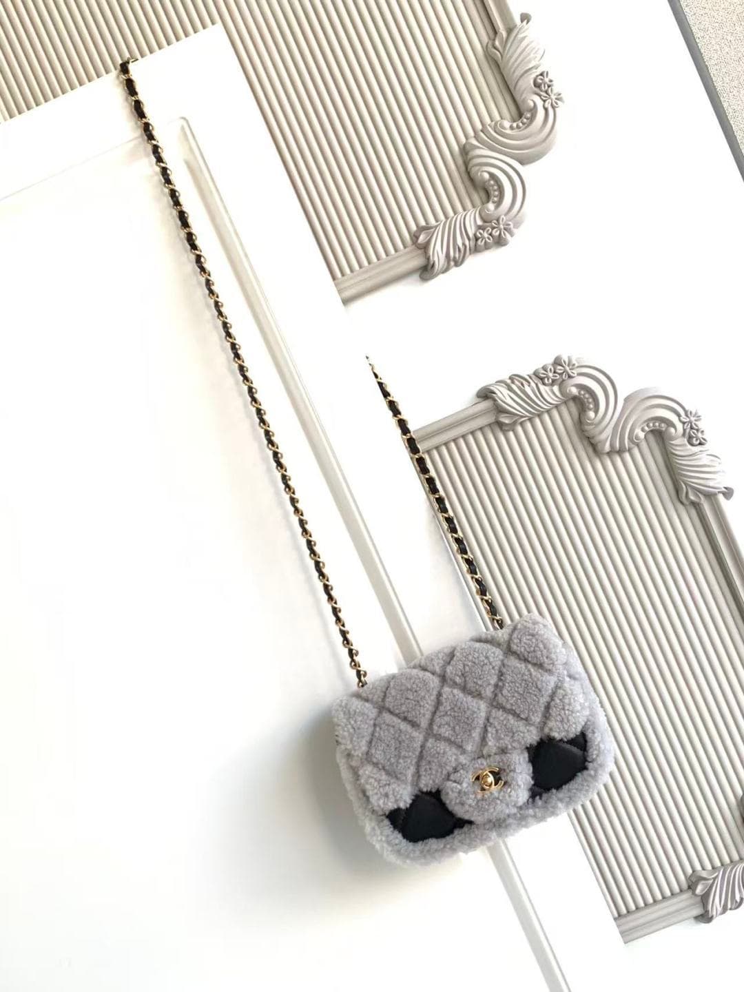 Chanel Mini Shearling Flap Bag in Black lambskin with grey shearling & Gold-Tone Metal AS5148 A