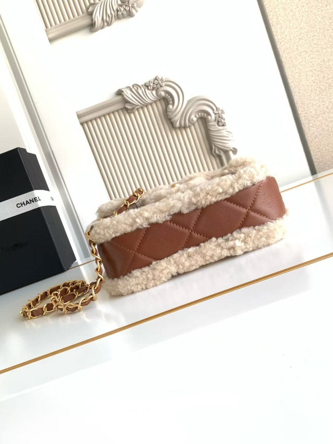 Chanel Mini Shearling Flap Bag in Brown lambskin with beige shearling & Gold-Tone Metal AS5148 A