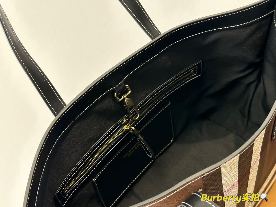 Burberry Medium Check Tote Dark birch brown