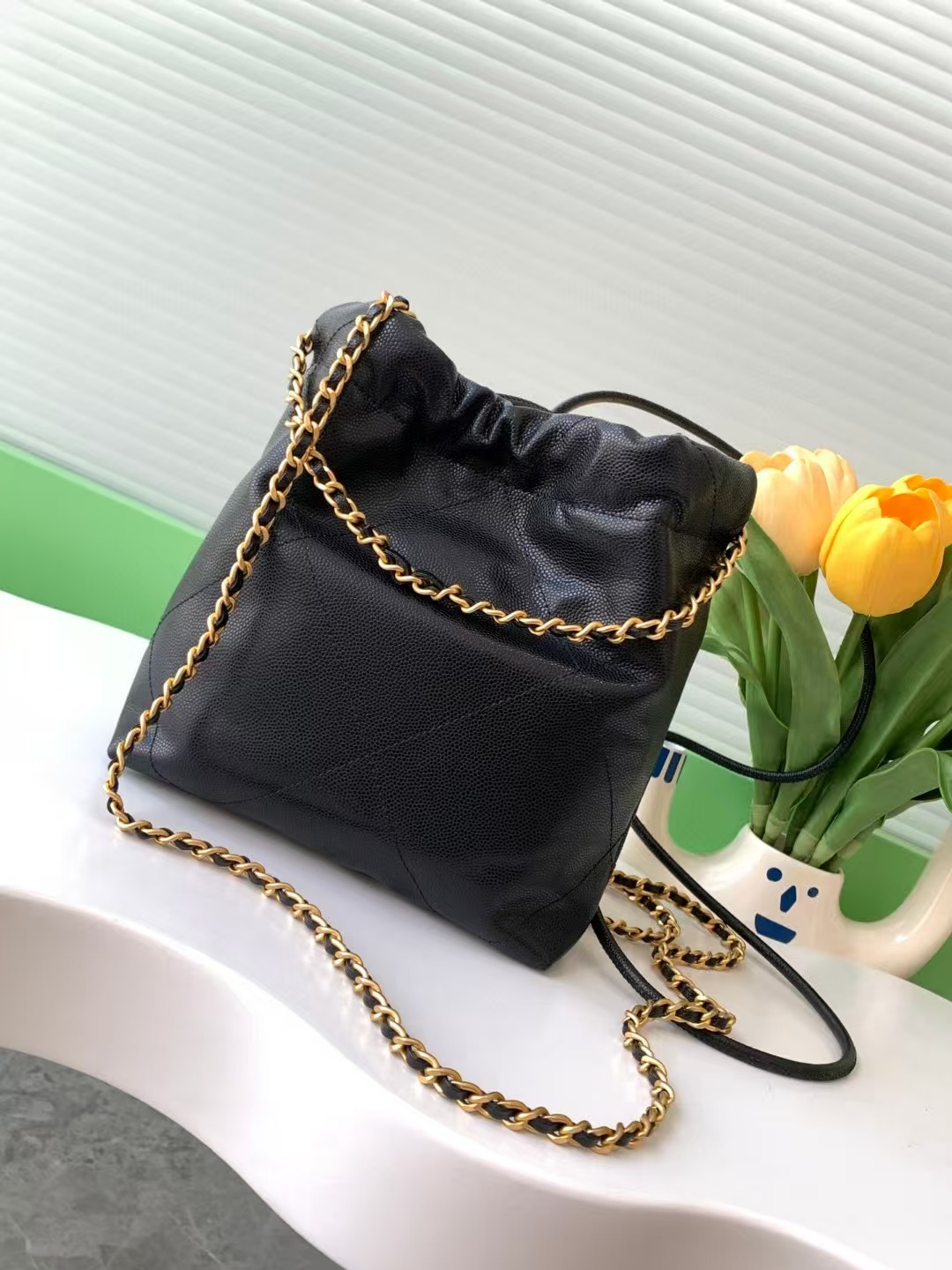 Chanel 22 MINI HANDBAG Shiny Grained Calfskin, Enamel & Gold-Tone Metal Black AS3980 High