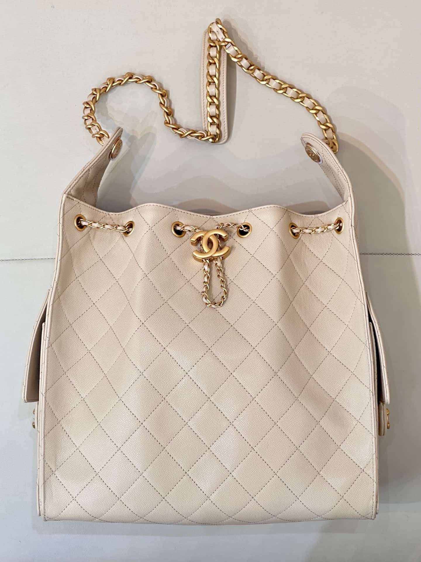Chanel 25 Medium Hobo handbag AS5311 Grained Calfskin & Gold-tone Metal Cream TOP