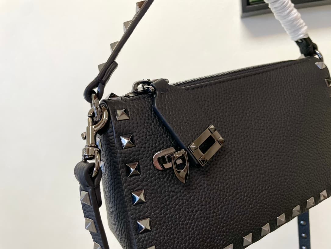 Valentino Garavani Mini Rockstud crossbody bag in Black Grained Calfskin High
